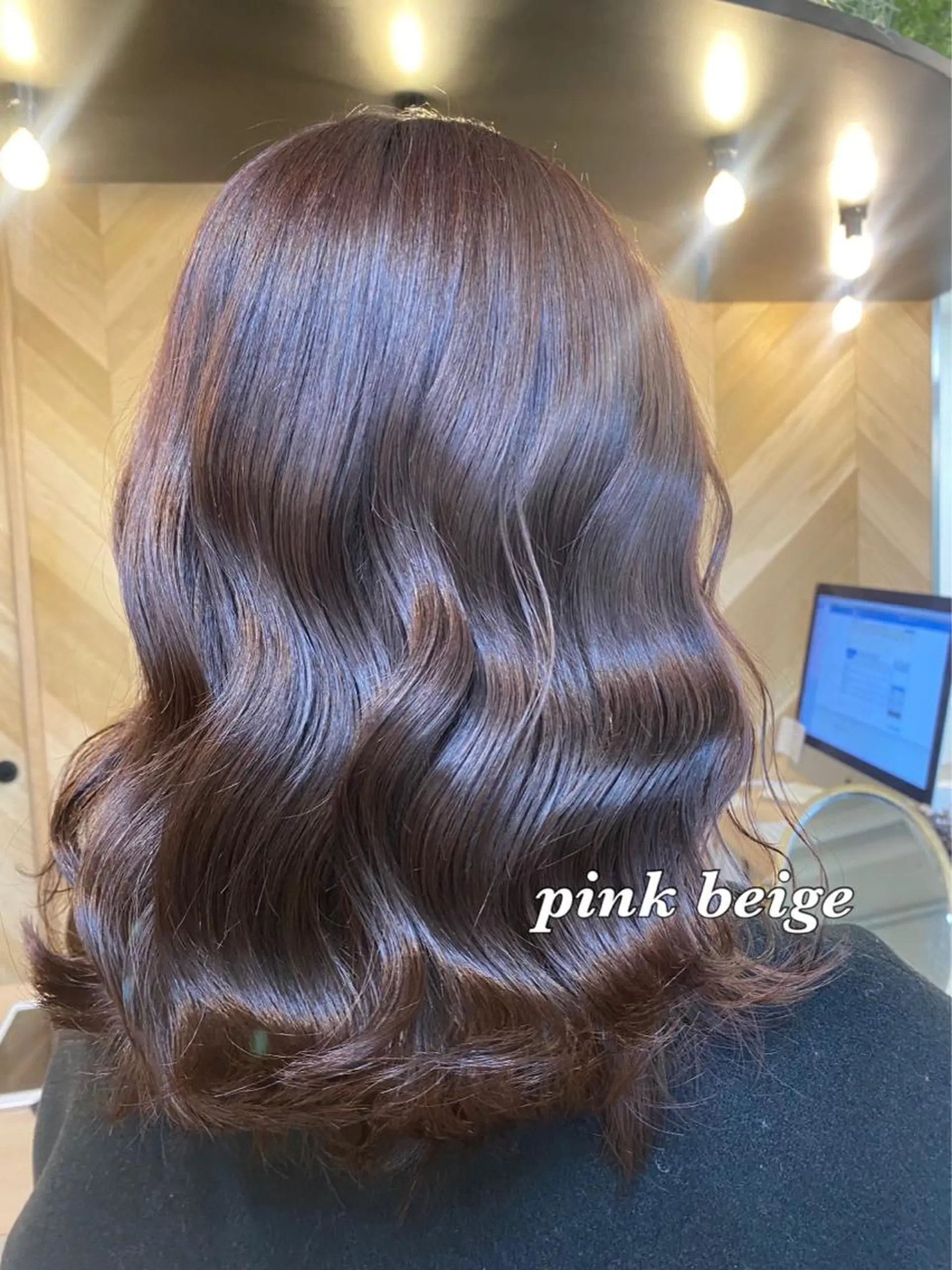 セミロング おおつき ありかのヘアスタイル