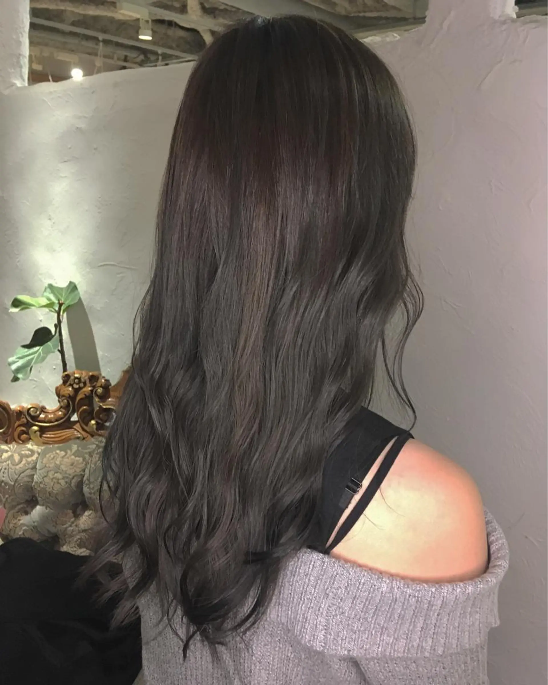 ロング カラー パーマ ヘアアレンジ グレージュ エグチ アキラのヘアスタイル