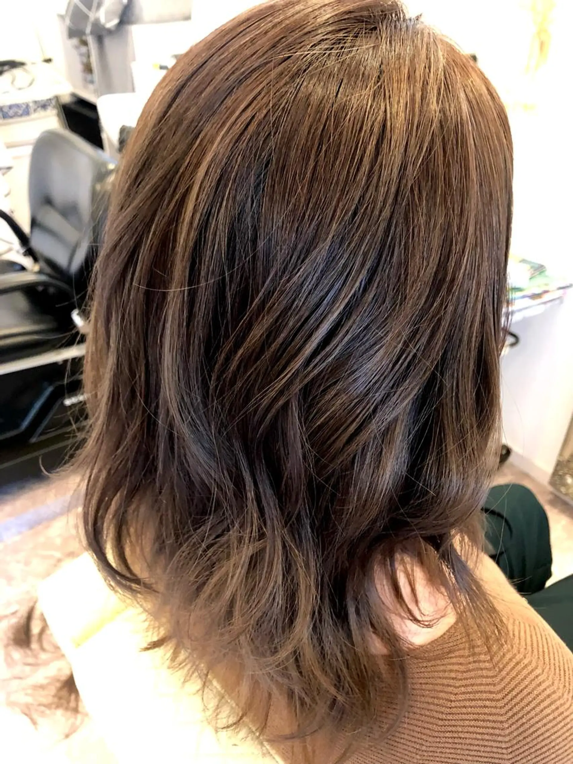 ミディアム カラー ハイライトカラー ハイライト La.fleur ラ.フルールのヘアスタイル