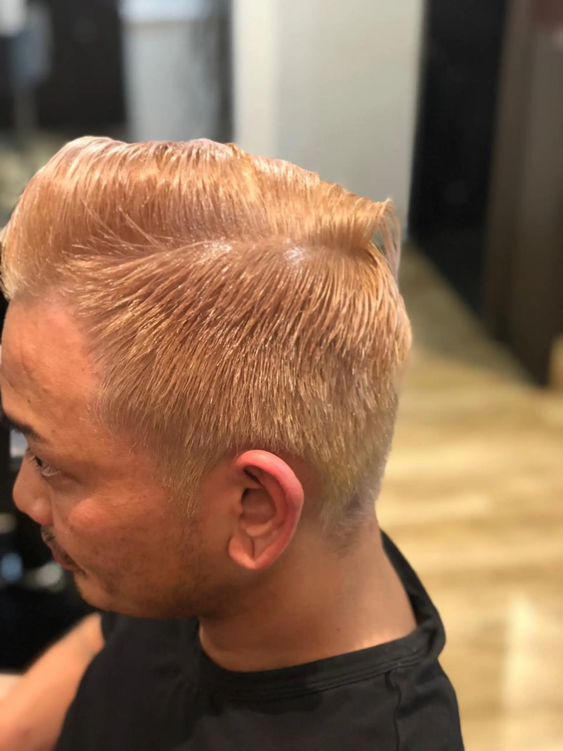 カラー Agu hair Lazuli所属・松本 マサシのヘアスタイル