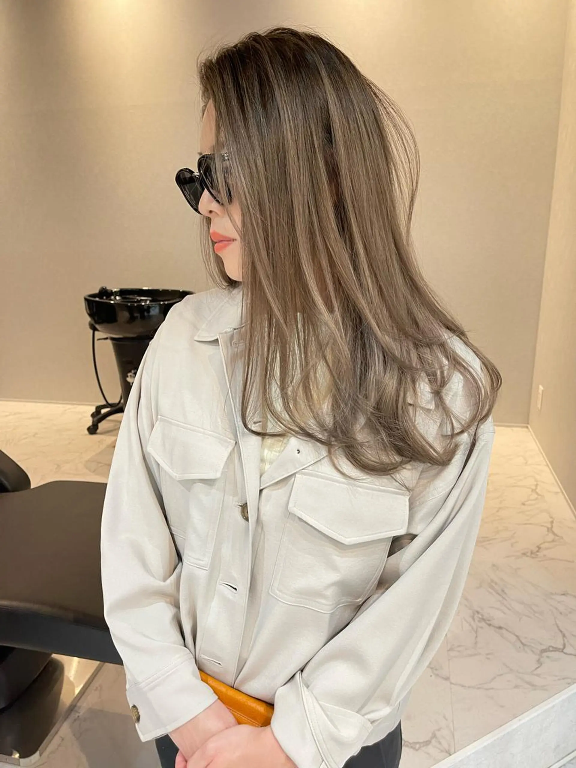 セミロング カラー ヘアアレンジ バレイヤージュ デザインカラー ハイライトカラー 外国人風カラー ハイライト アンドウ ユウ/ レイヤーカット/韓国のヘアスタイル