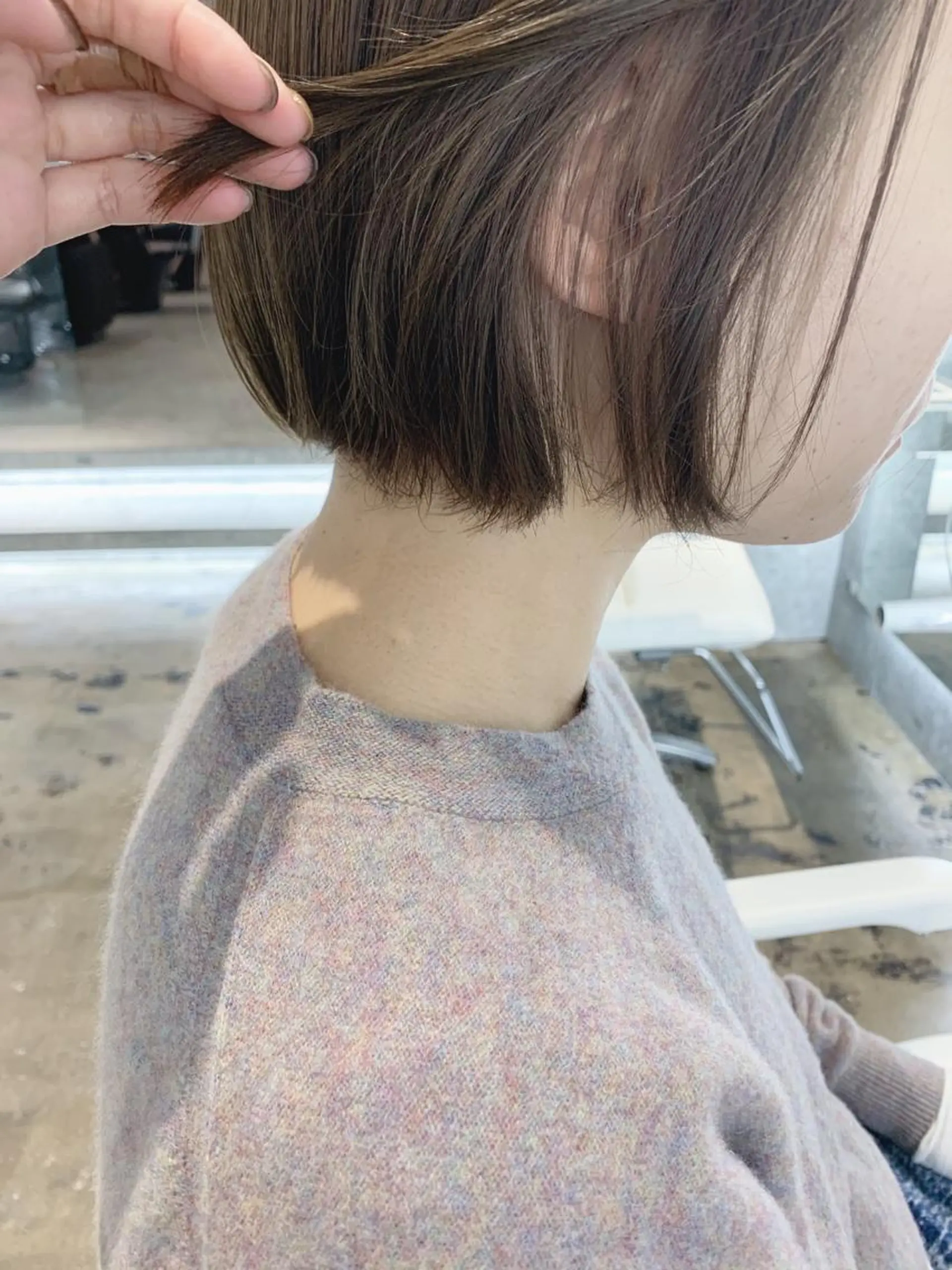ショート カラー ベージュカラー ブリーチ ブリーチなしカラー オリーブベージュ カット ヘアカラー トリートメント PHIDGE所属・山下 千明のヘアスタイル