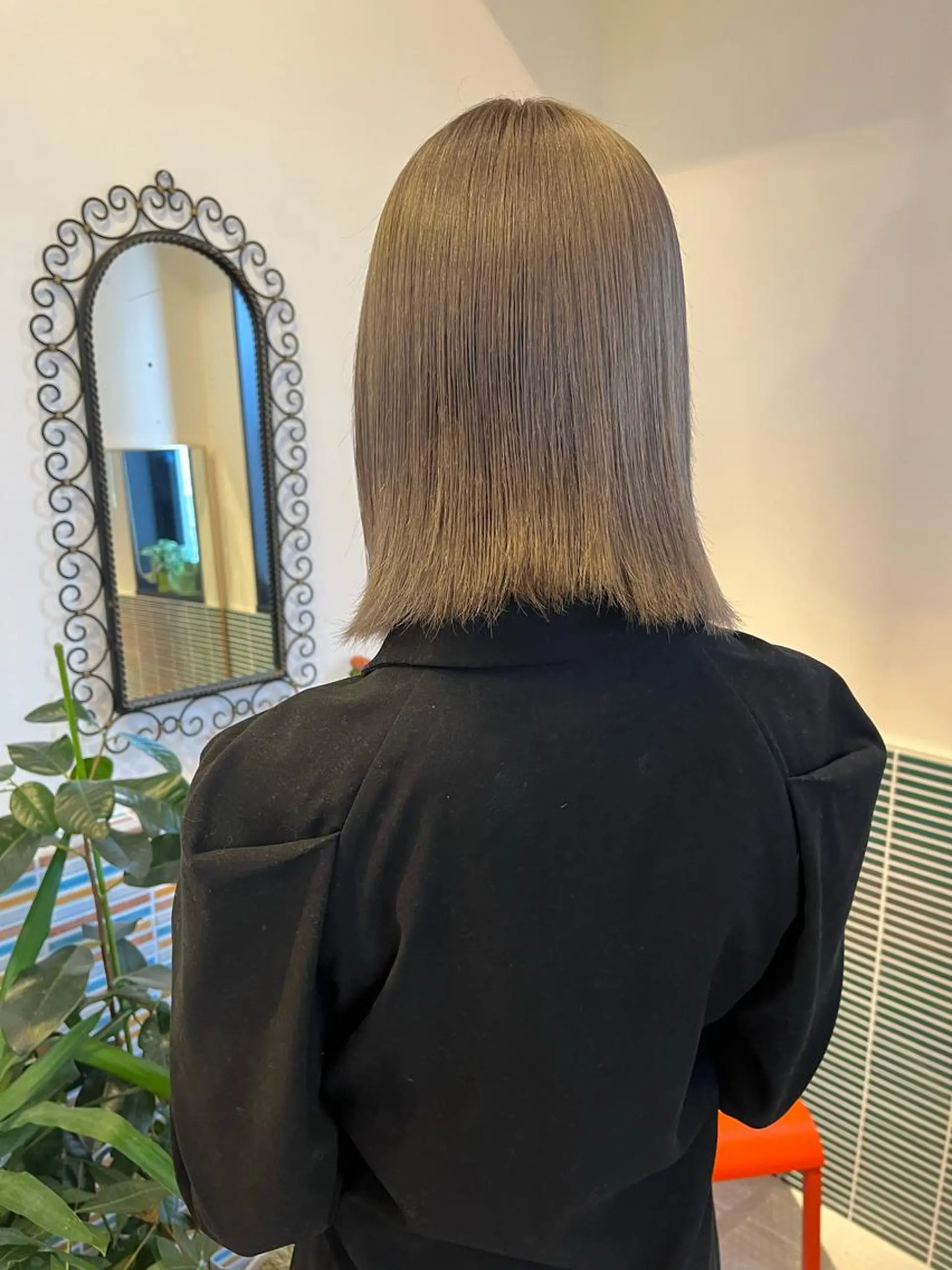 ミディアム カラー ブリーチ 透明感カラー グレージュ ヘアカラー トリートメント 🩷ハイトーン透明感 レイヤー🩷ユリカのヘアスタイル