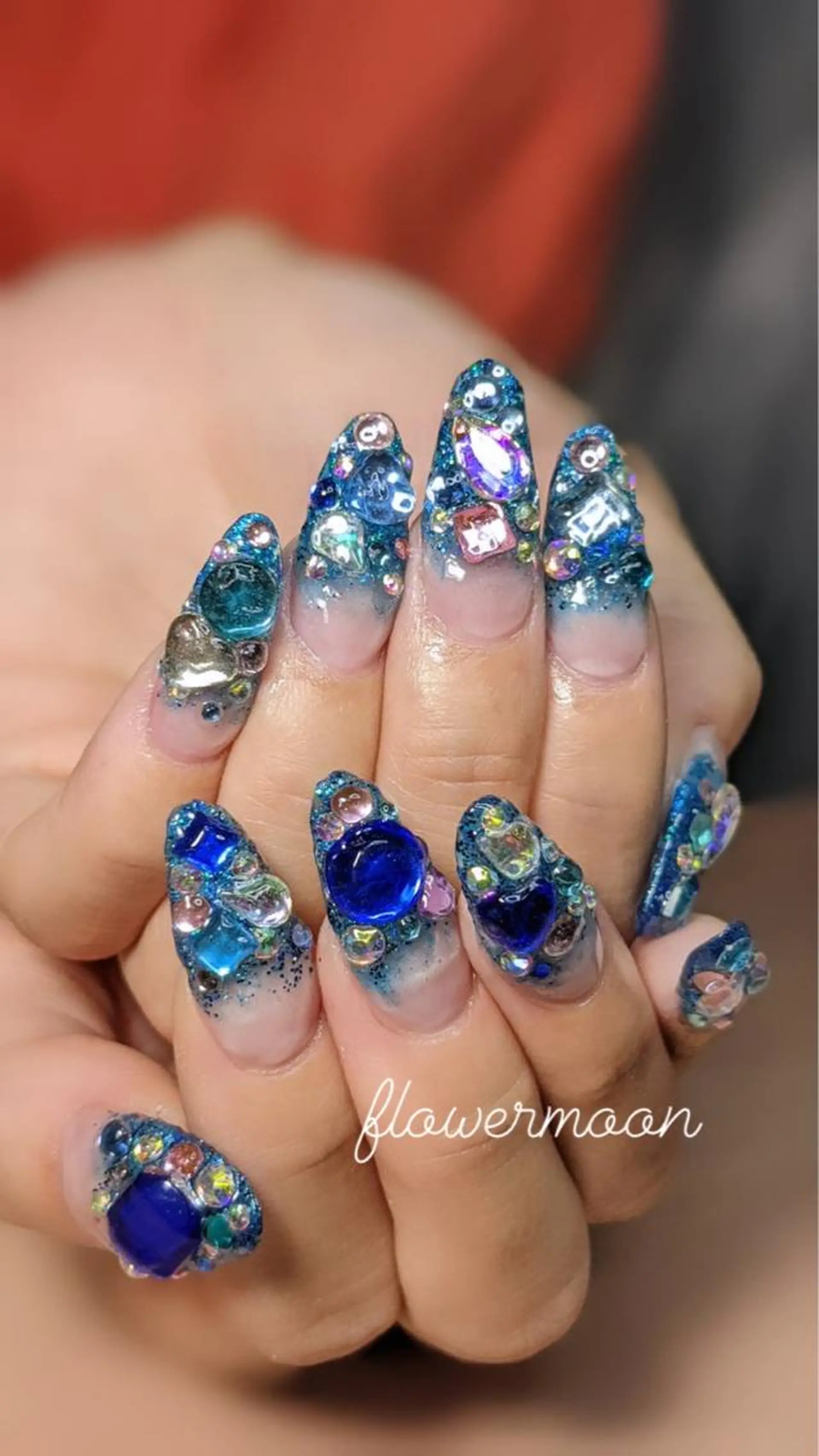 ネイル フラワー ムーンのネイルデザイン