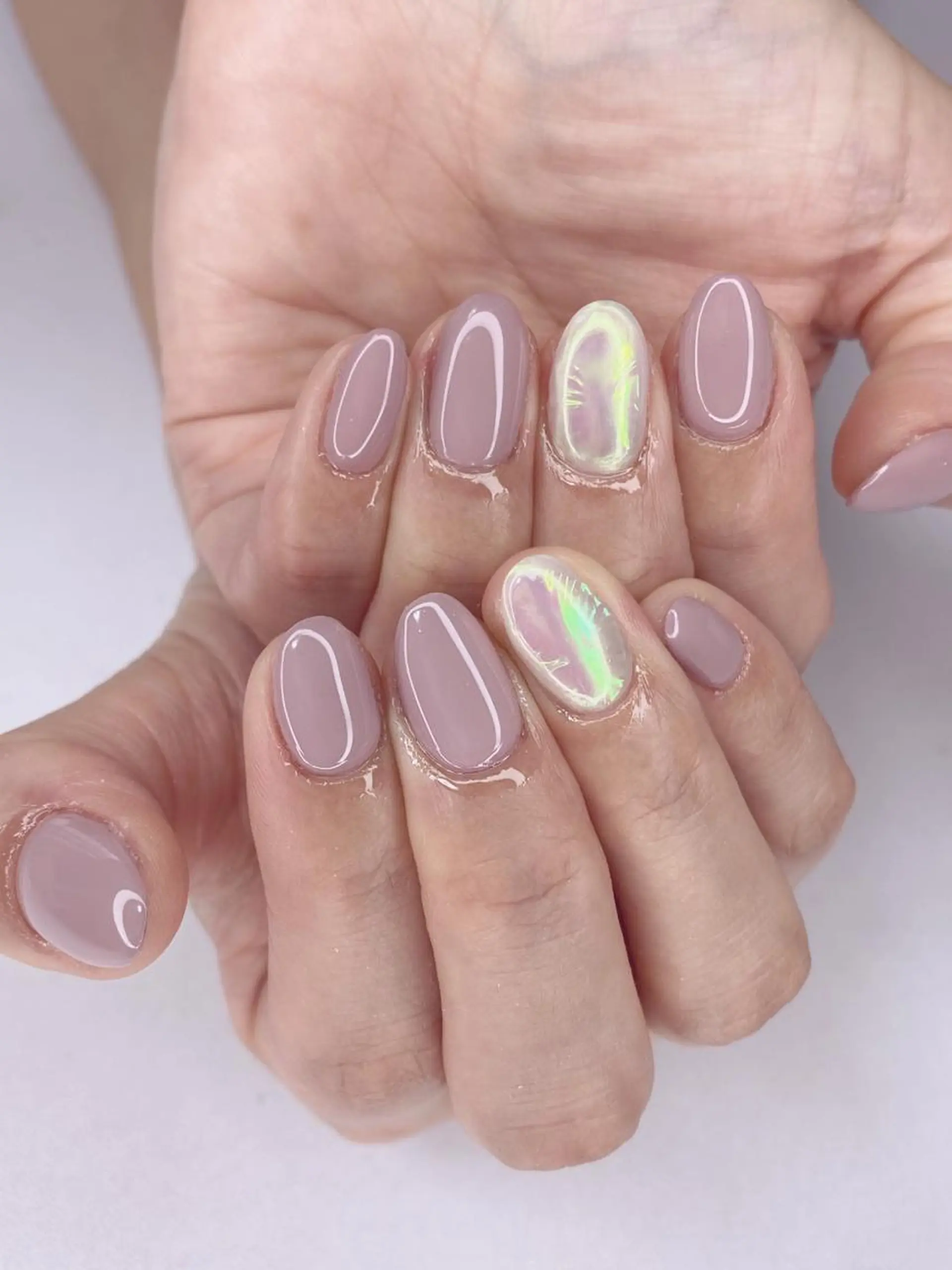 ネイル オーロラネイル パープル ショートネイル シンプルネイル Ｎail Ｓalon ertiのネイルデザイン