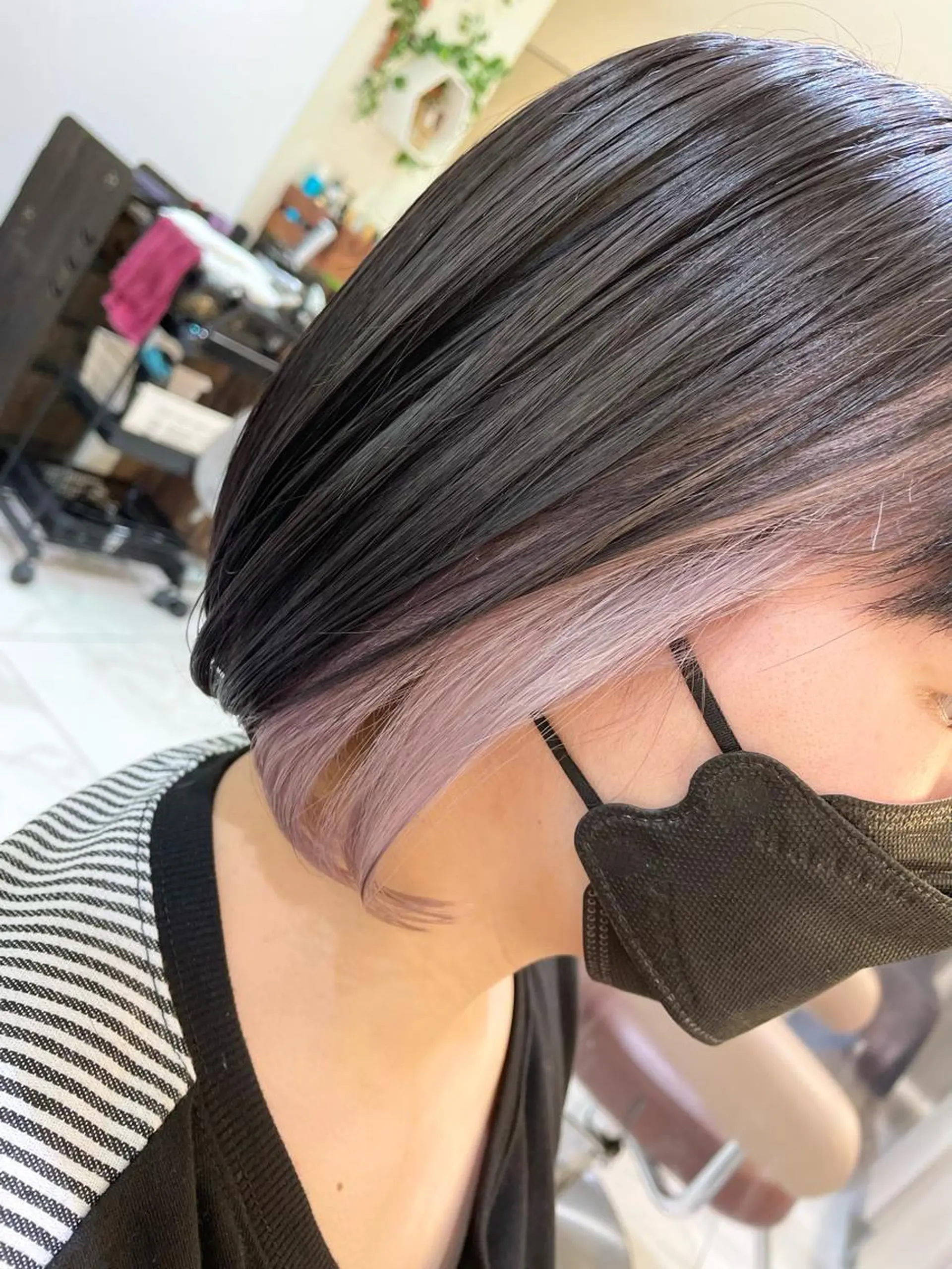 ミディアム カラー イヤリングカラー ラベンダーカラー シルバー 清藤 綾のヘアスタイル