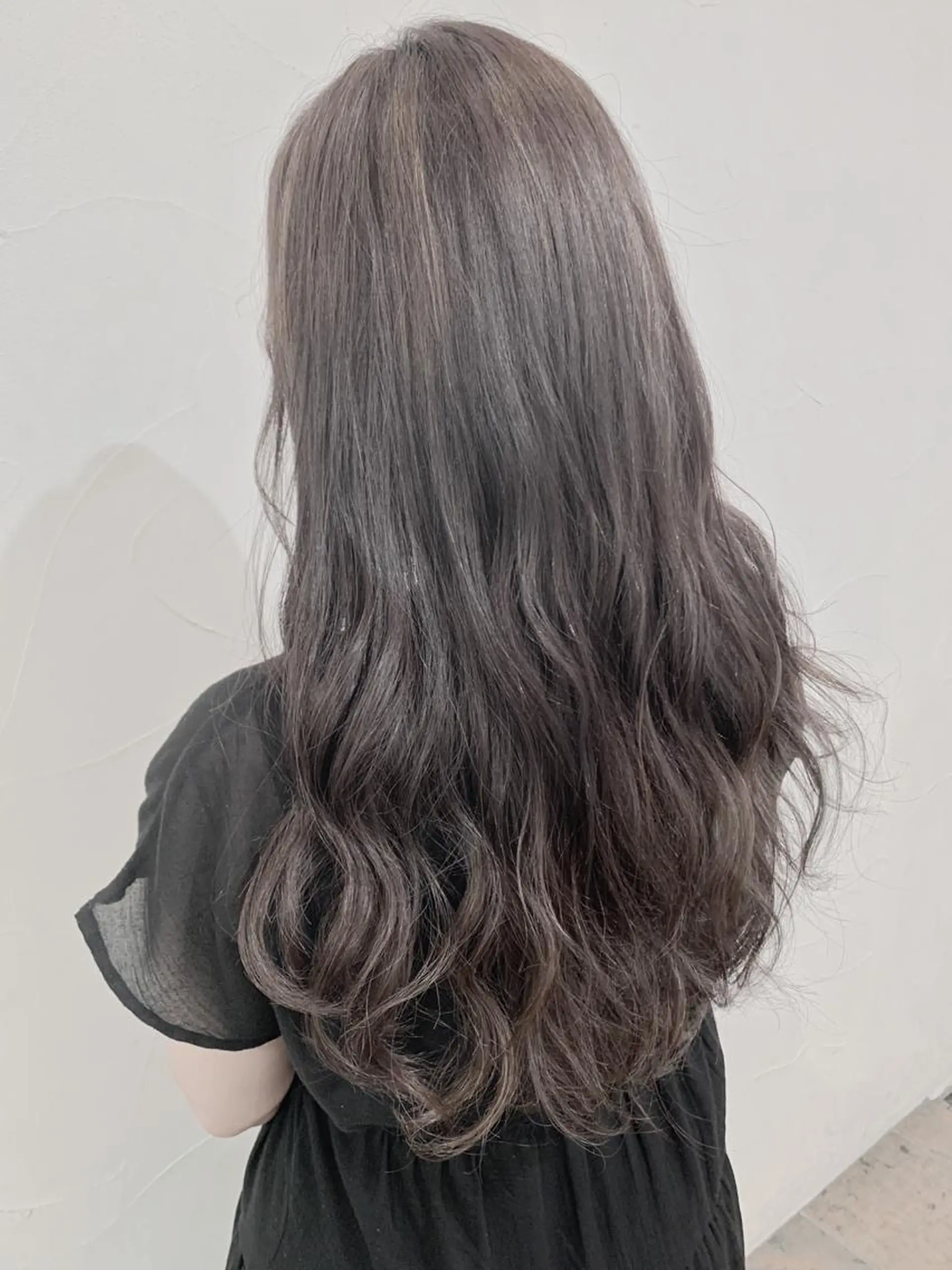 ロング カラー 乳井 悠香のヘアスタイル