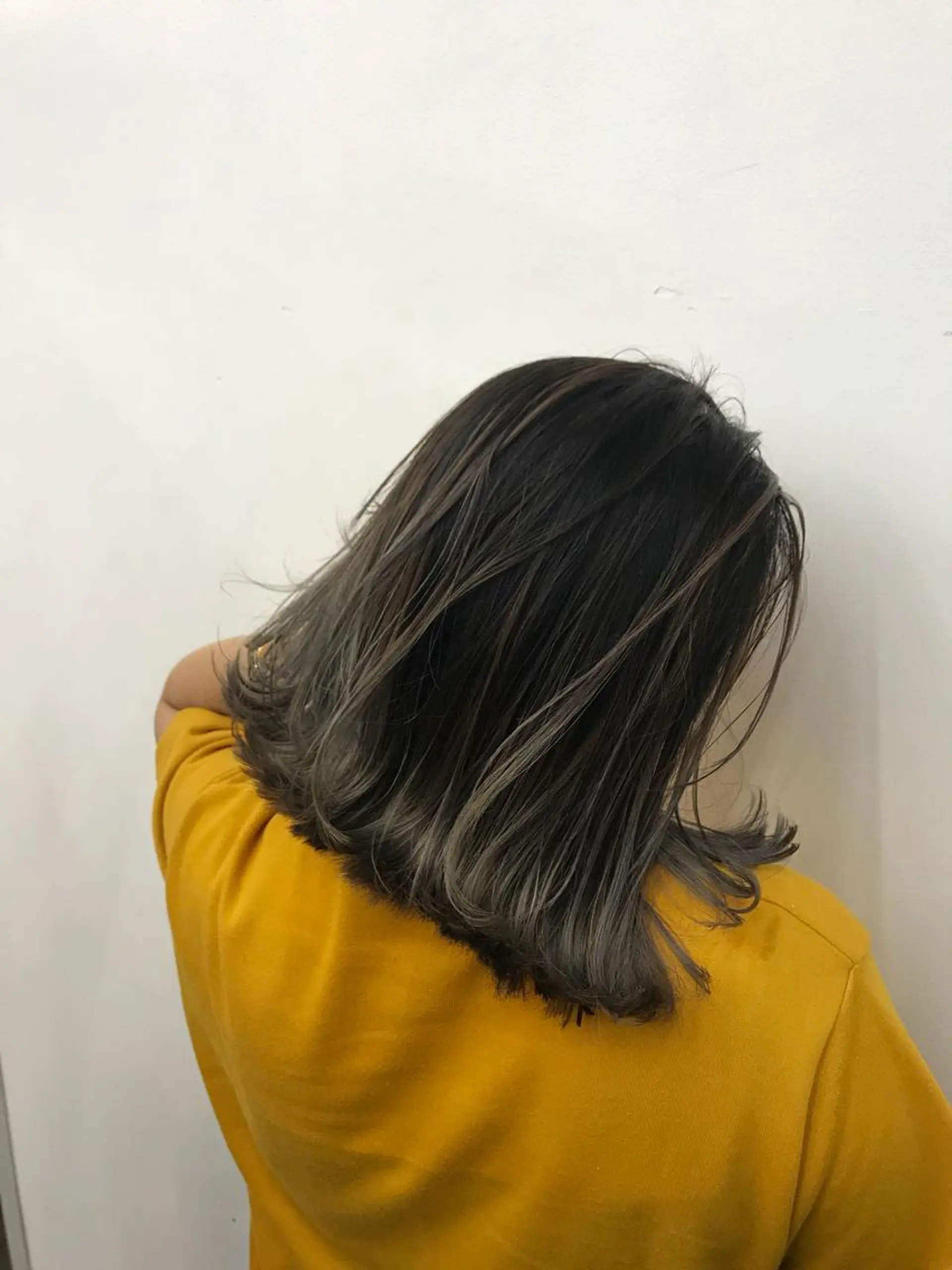 ミディアム ヘアカラー ✨酸性ストレート✨ 南川だいさくのヘアスタイル