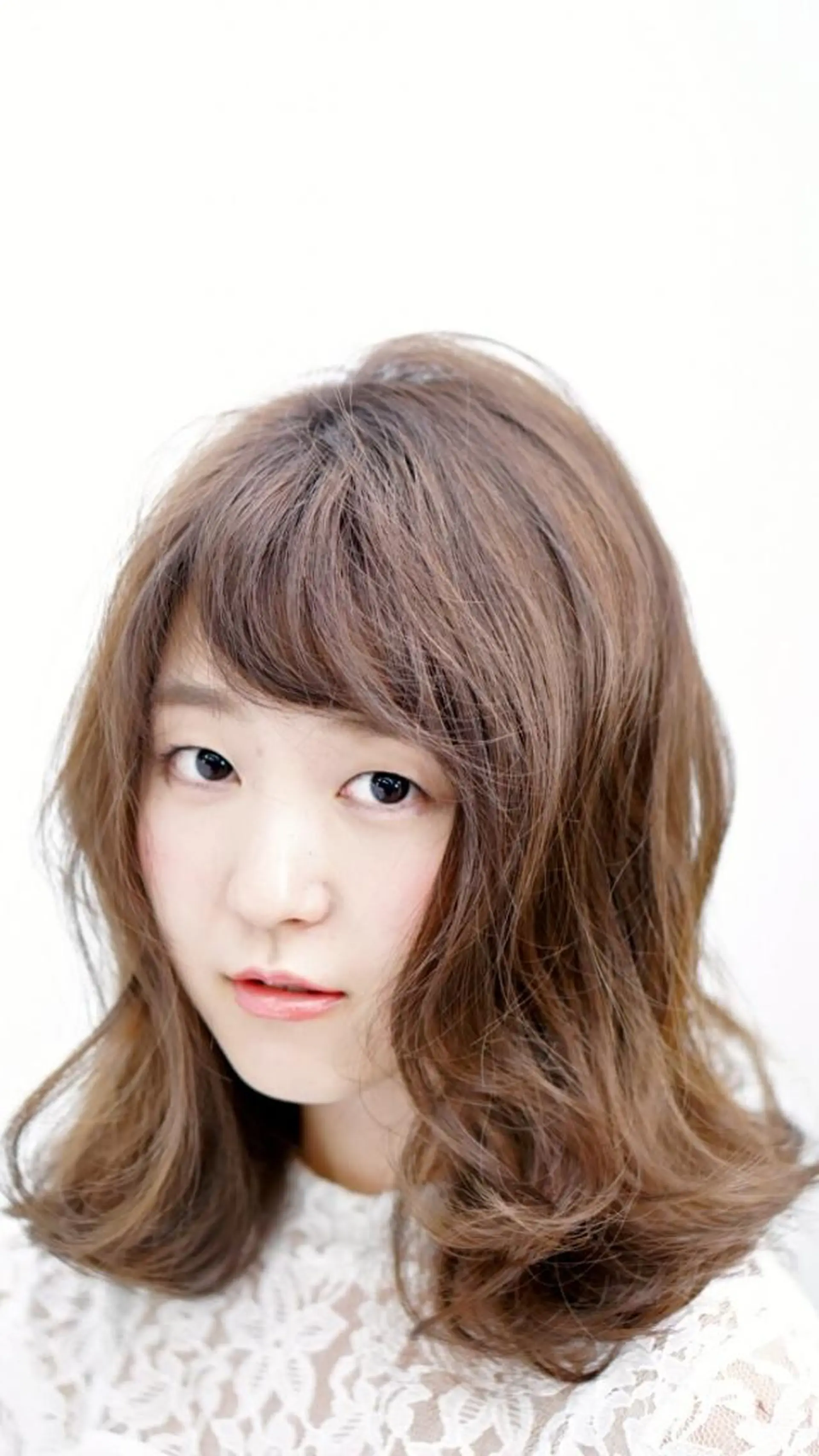 ミディアム カラー グレージュ 森田 優也のヘアスタイル