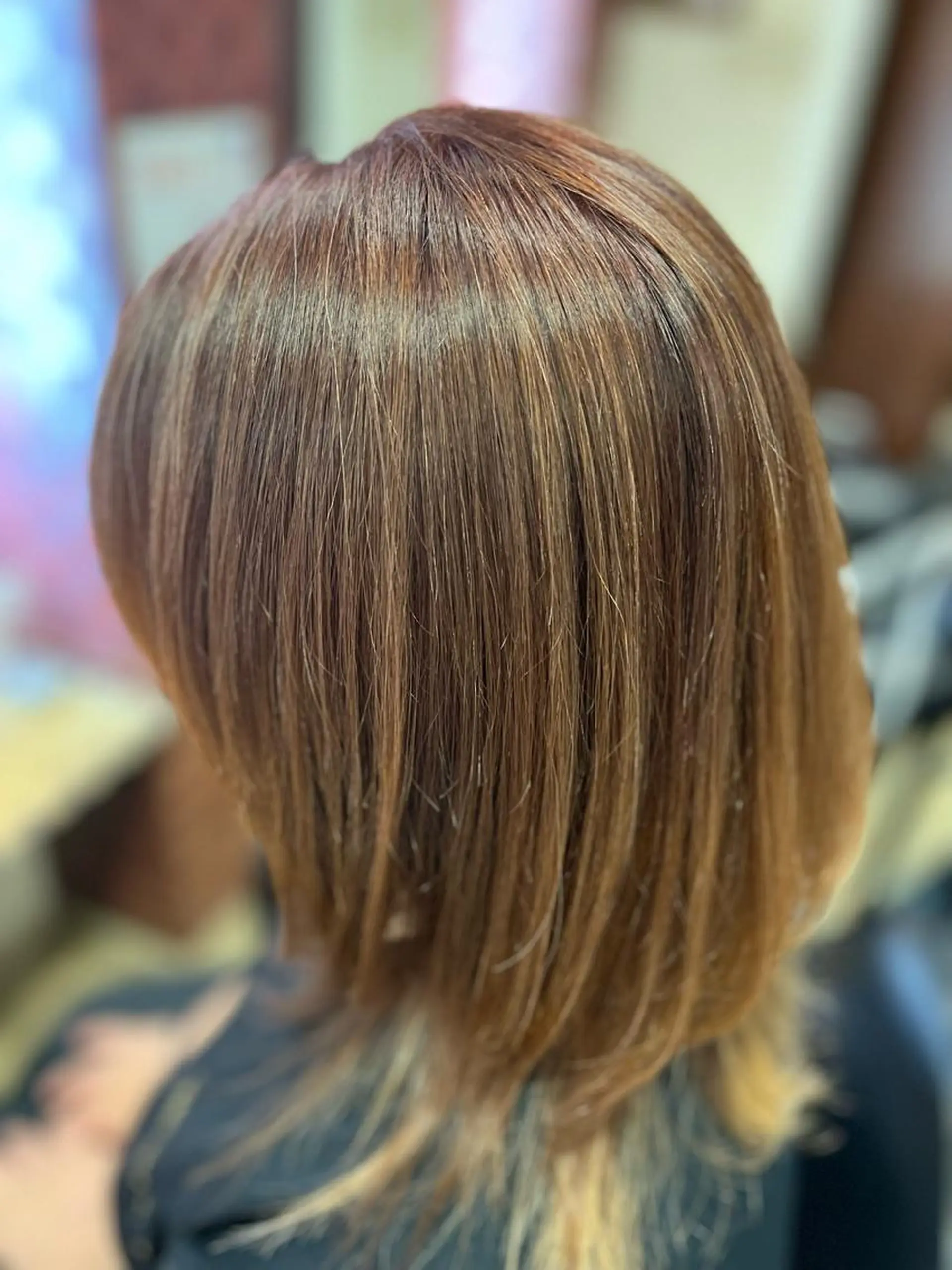 ミディアム カラー ブリーチ ブラウンカラー ピンクカラー ピンクブラウン エル美容室所属・織田 英之のヘアスタイル