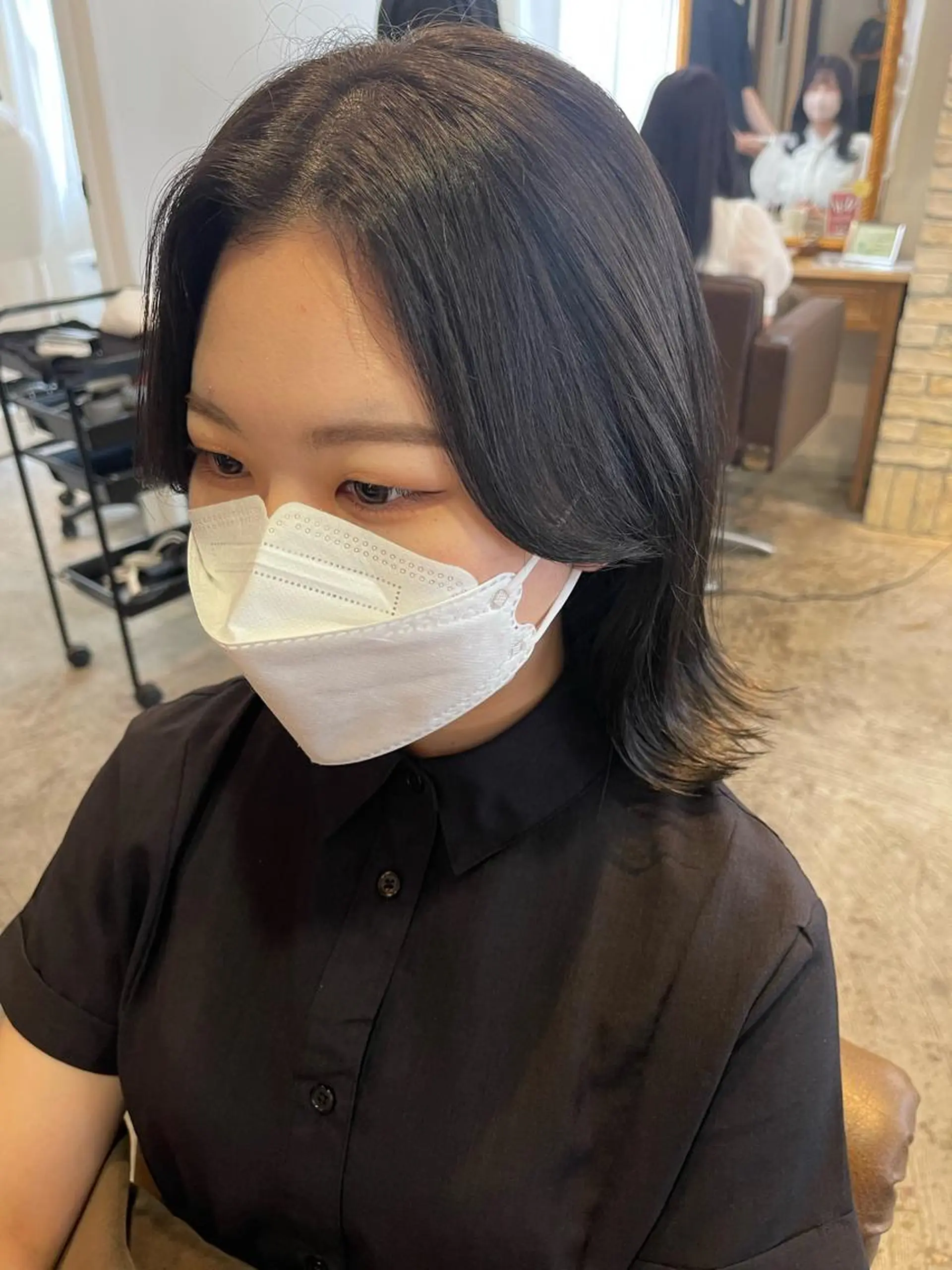 ミディアム カラー 黒髪 ブルーカラー ブルーブラック くびれヘア タンバルモリ カット ヘアカラー トリートメント 🫧chinatsu 🫧のヘアスタイル