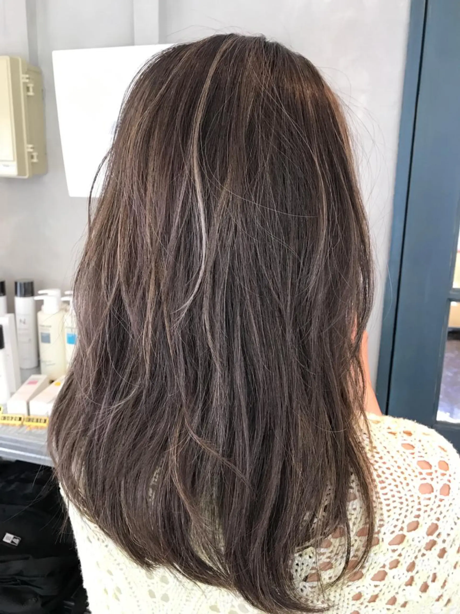 セミロング カラー パーマ ヘアアレンジ グレージュ ハイライトカラー ハイライト 5Five所属・タカサキ ケイタのヘアスタイル