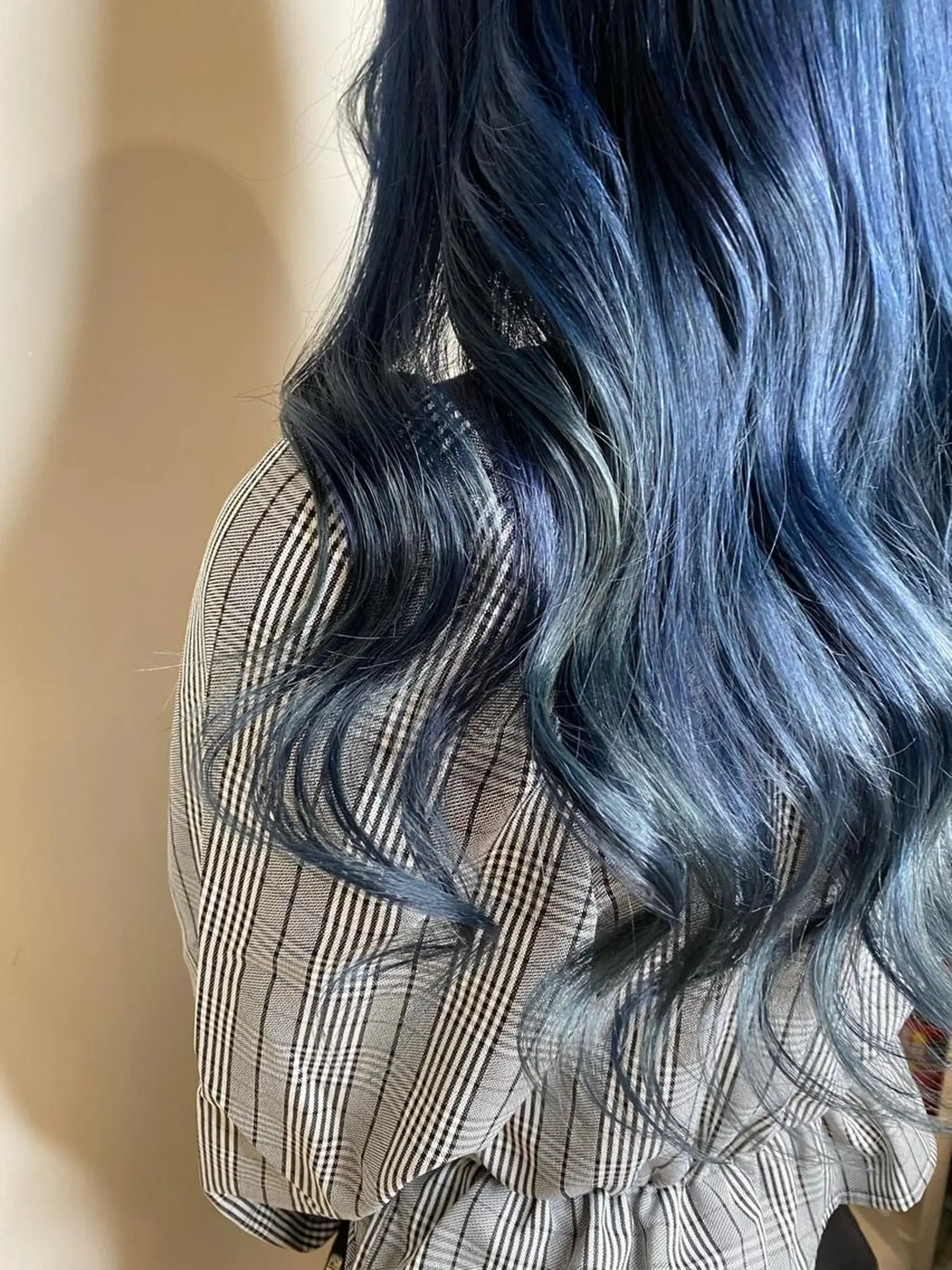 セミロング カラー ヘアアレンジ マツエク・マツパ アイブロウ ブルーカラー 眉カラー 韓国風マツエク 韓国風ヘア Noah's　Ark所属・透明感カラー🫧ヘア セット🫧松本菜月の眉毛・アイブロウイメージ