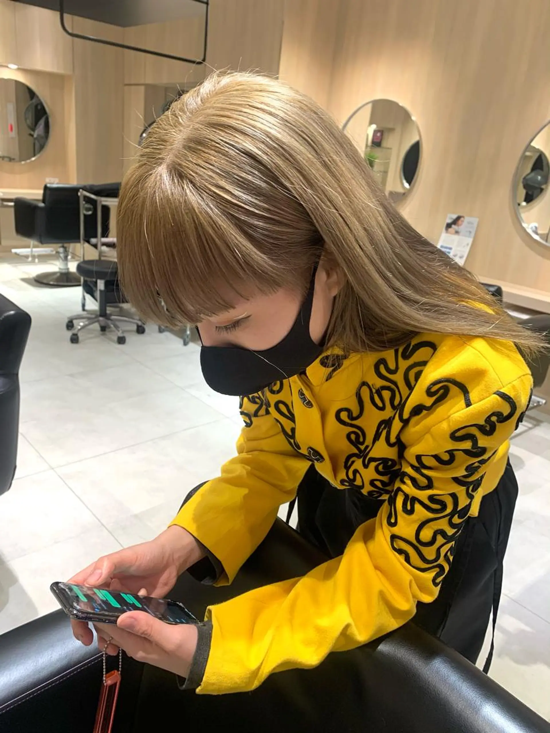 セミロング みなもと ちはるのヘアスタイル