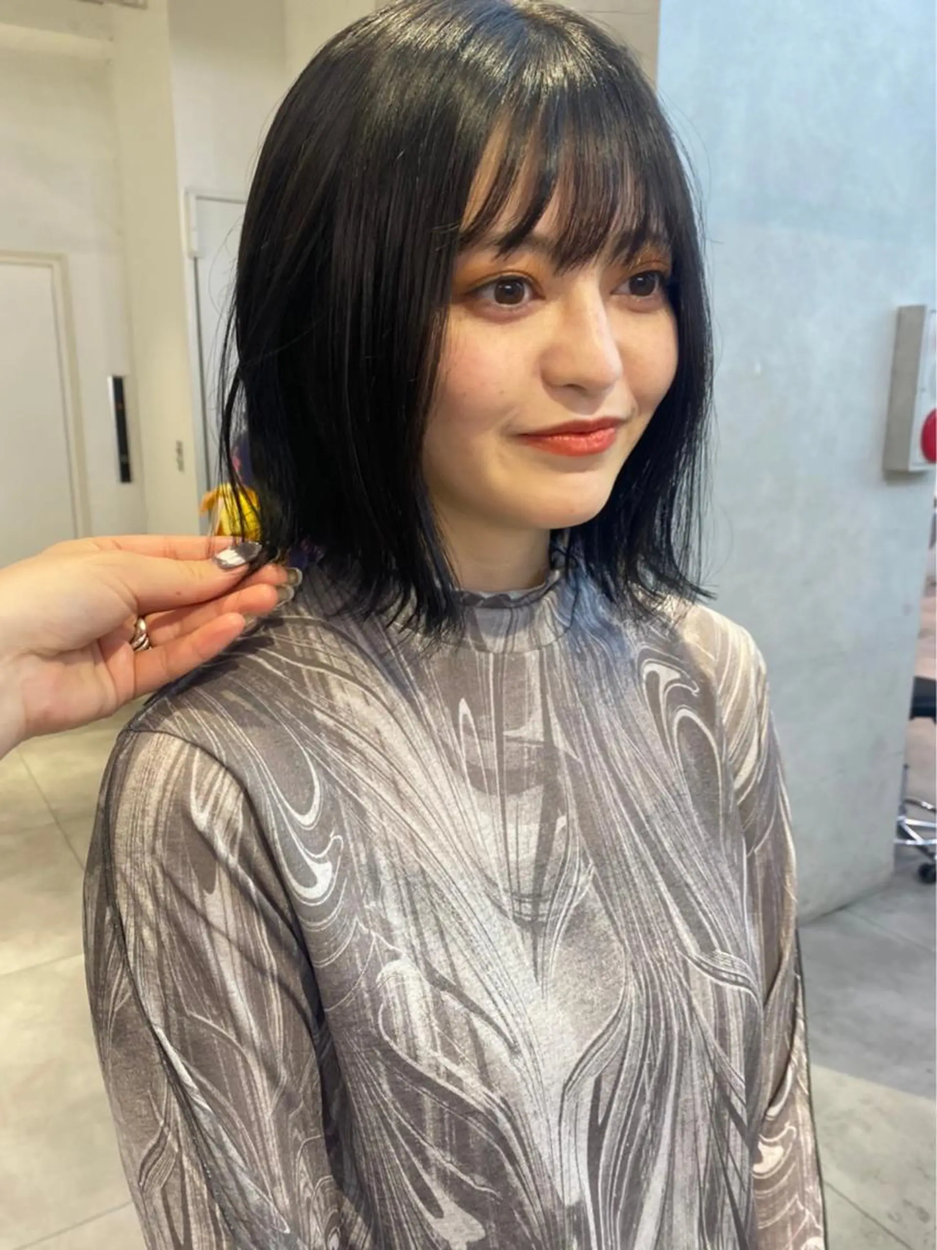 ミディアム カラー カット ヘアカラー 【似合わせ提案】鈴木 舞のネイルデザイン