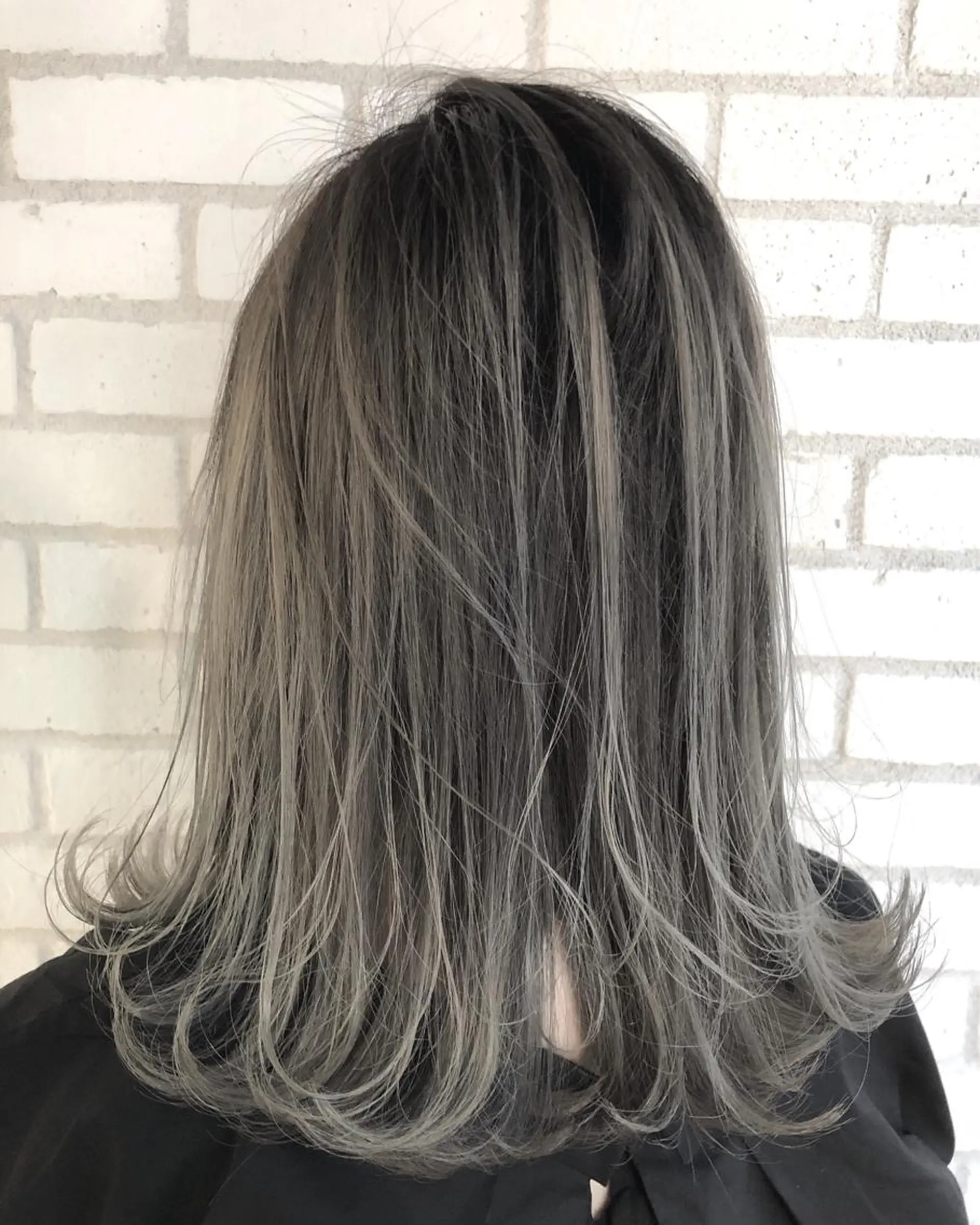 セミロング カラー 外国人風カラー she2.shinjuku所属・takumi Hのヘアスタイル