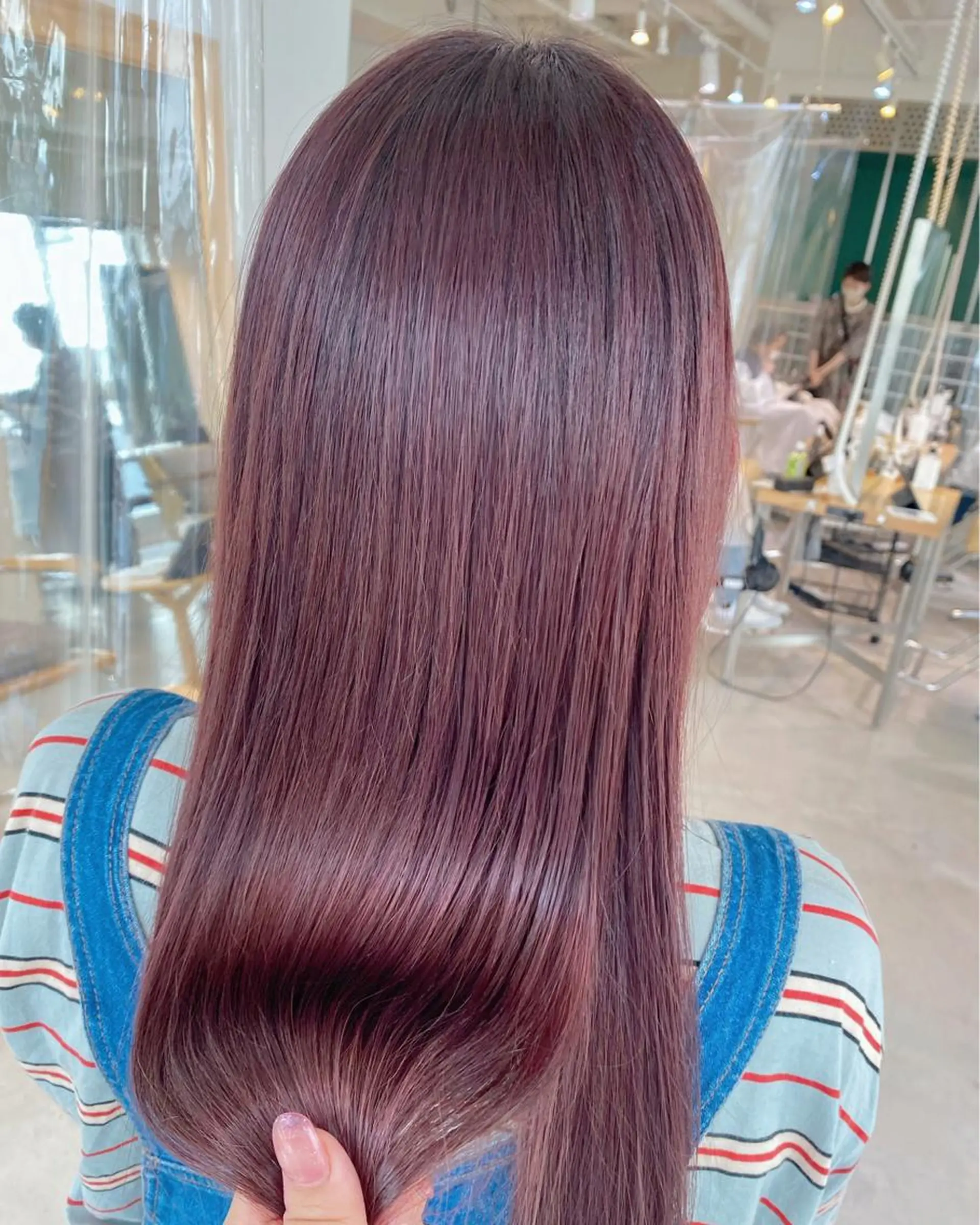 セミロング FILMS所属・MI HOのヘアスタイル