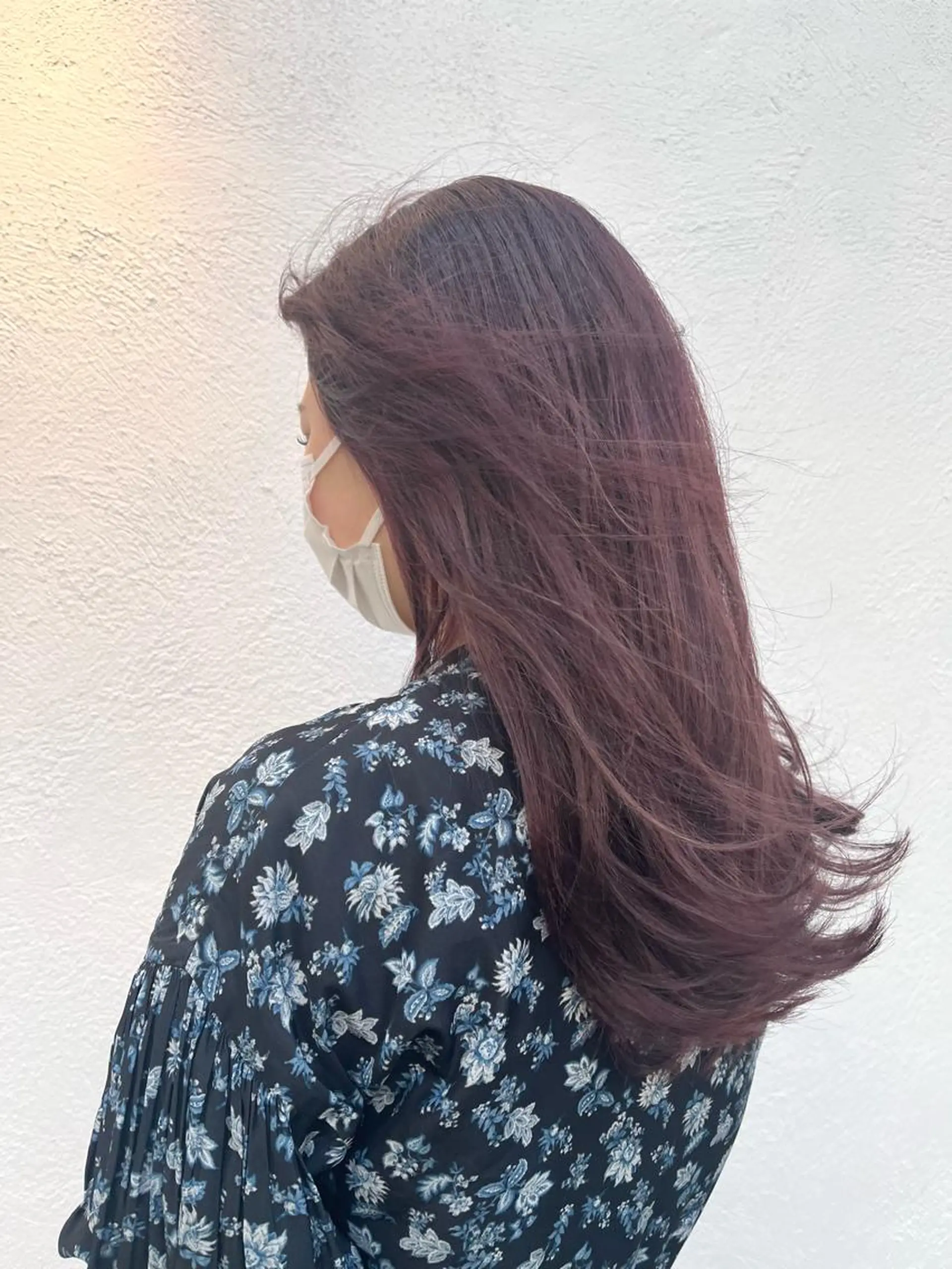 セミロング カラー カシス SALOWIN神戸三宮店所属・【美髪を叶える】中谷 彰宏（アキ)のヘアスタイル