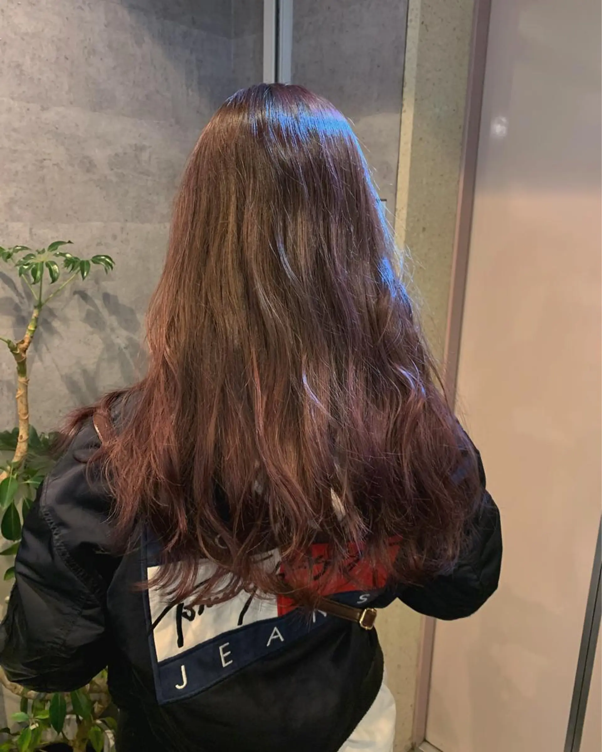 セミロング カラー ピンクカラー バイオレットカラー バイオレットピンク Chara Chalone所属・今野 美栄のヘアスタイル