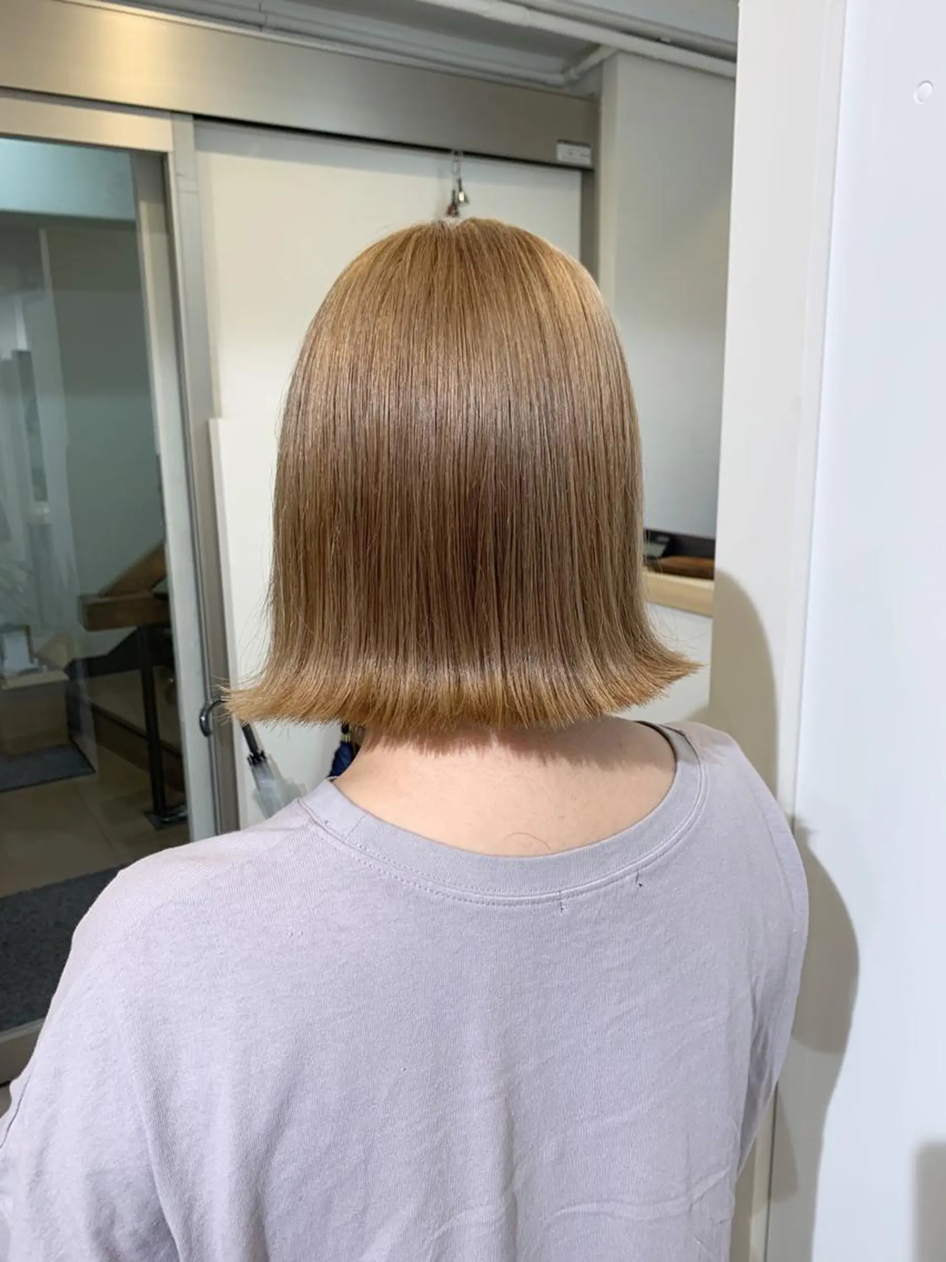 ショート 切りっぱなしボブ ボブ レイヤー×縮毛矯正 深見 拓のヘアスタイル