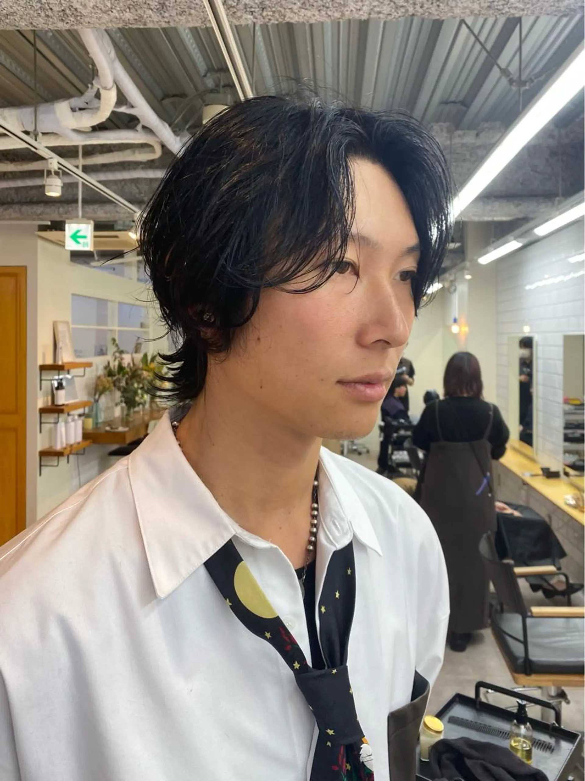 カラー メンズ メンズウルフカット 黒髪 ウルフカット カット トリートメント シャドウパーマ/ 波巻パーマYu-Kiのヘアスタイル