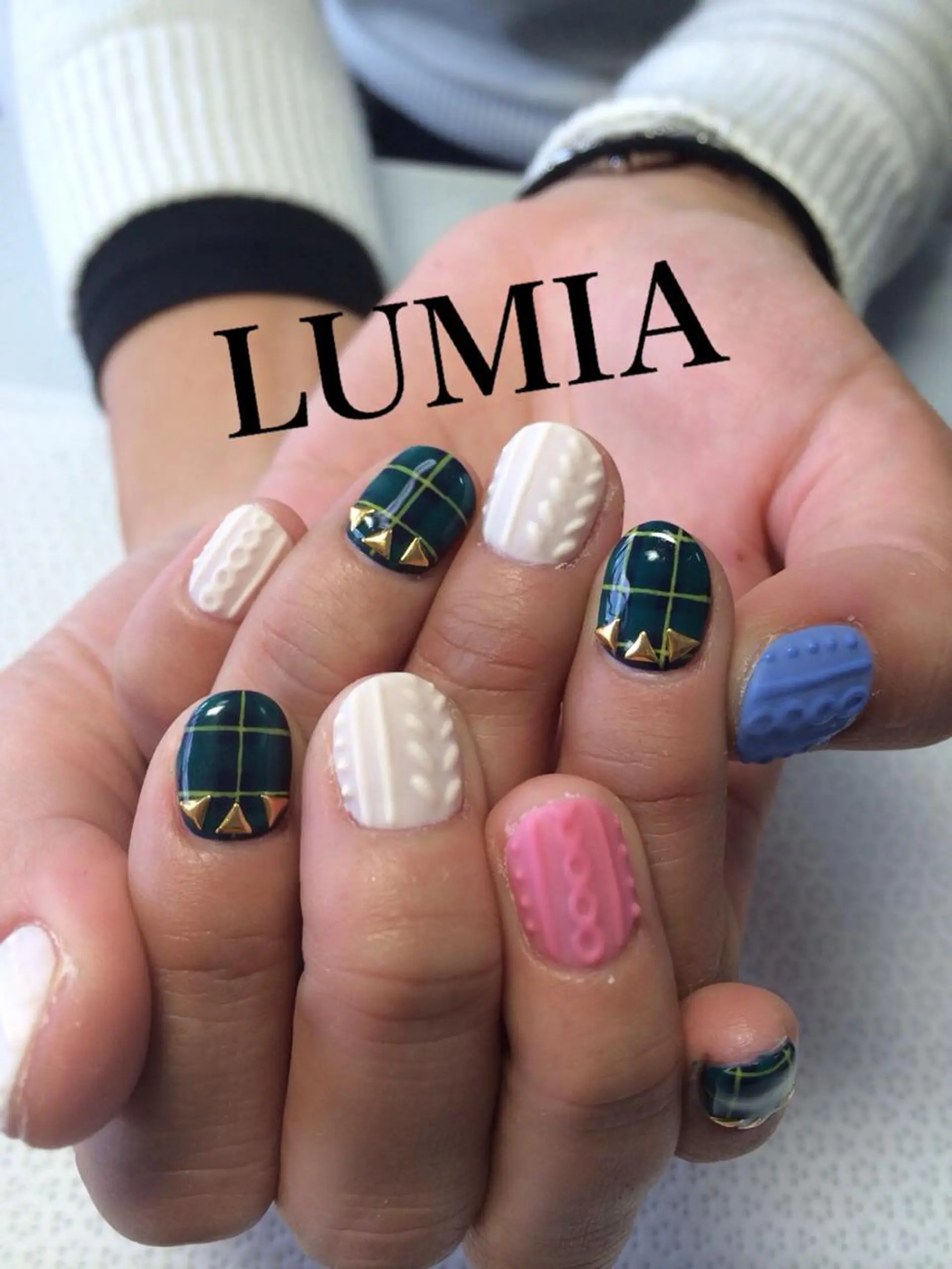 VIOLUS所属・VIOLUS 関目のネイルデザイン