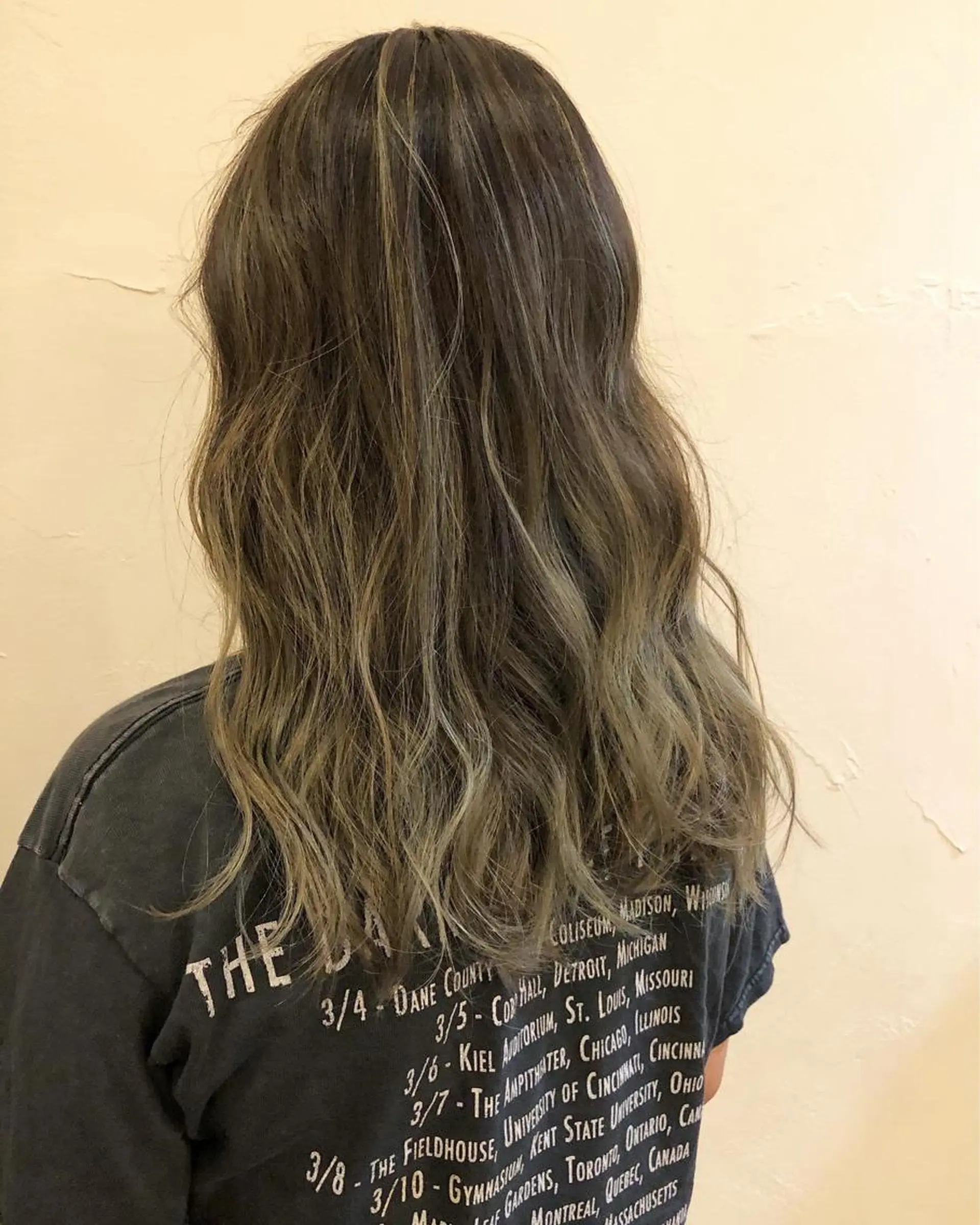 セミロング カラー グラデーションカラー ハイライトカラー ハイライト luve heart's And Be  minamisemba所属・脇坂 佳世の眉毛・アイブロウイメージ