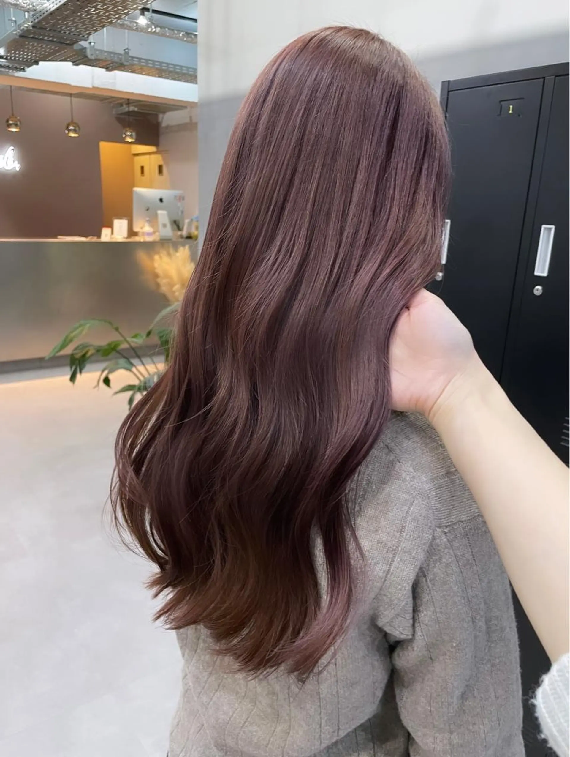 ロング カラー ヘアカラー ミルクティーベージュ ❤︎レイヤー　MIAのヘアスタイル