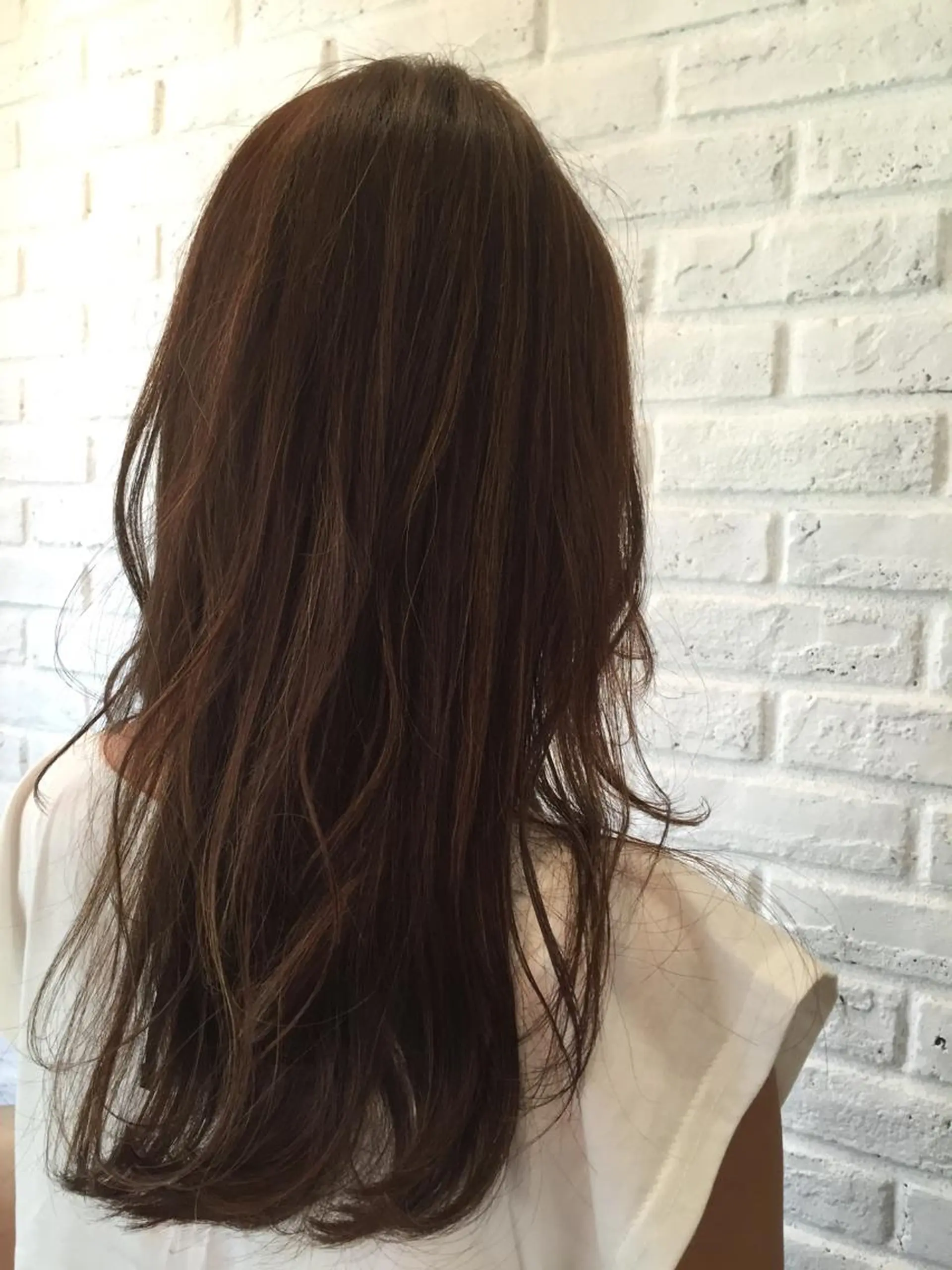 セミロング 外ハネヘア 大石 健太のヘアスタイル