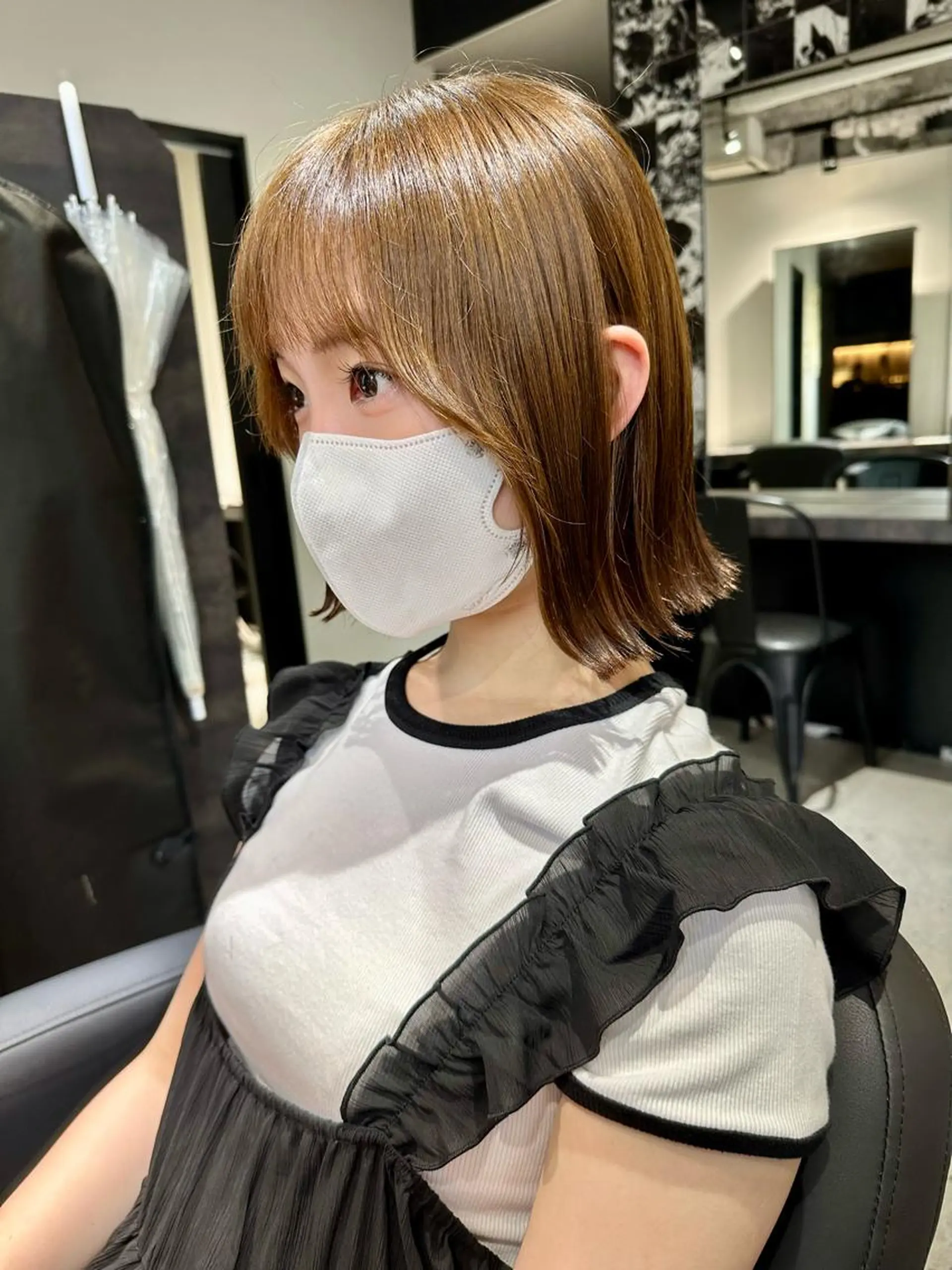 ミディアム カラー 切りっぱなしボブ ミディアムパーマ ボブ 斜めバング レイヤーカット 髪質改善 中川 翔のヘアスタイル