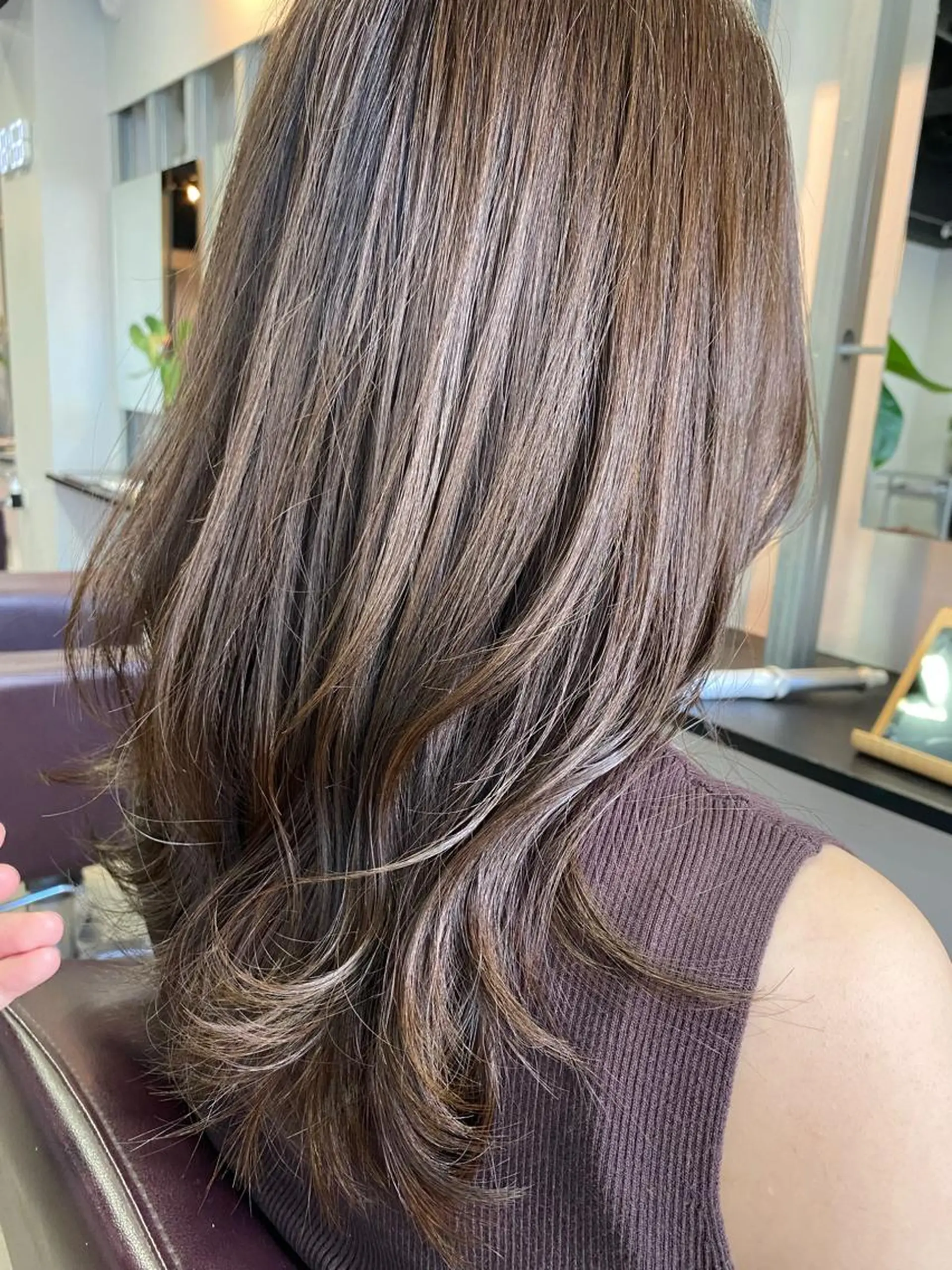 セミロング 【レイヤーカット】 関根【コテ巻パーマ】のヘアスタイル