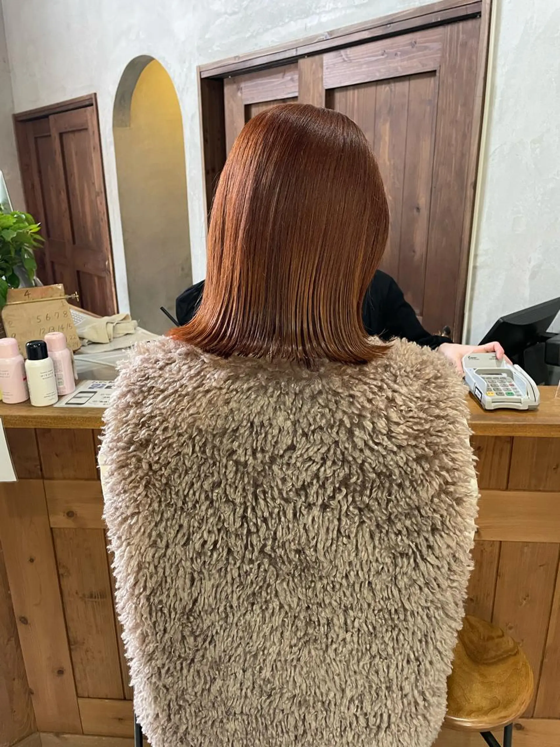 ミディアム カラー ブラウンカラー オレンジ オレンジブラウン カット ヘアカラー トリートメント 石田 まいやのヘアスタイル