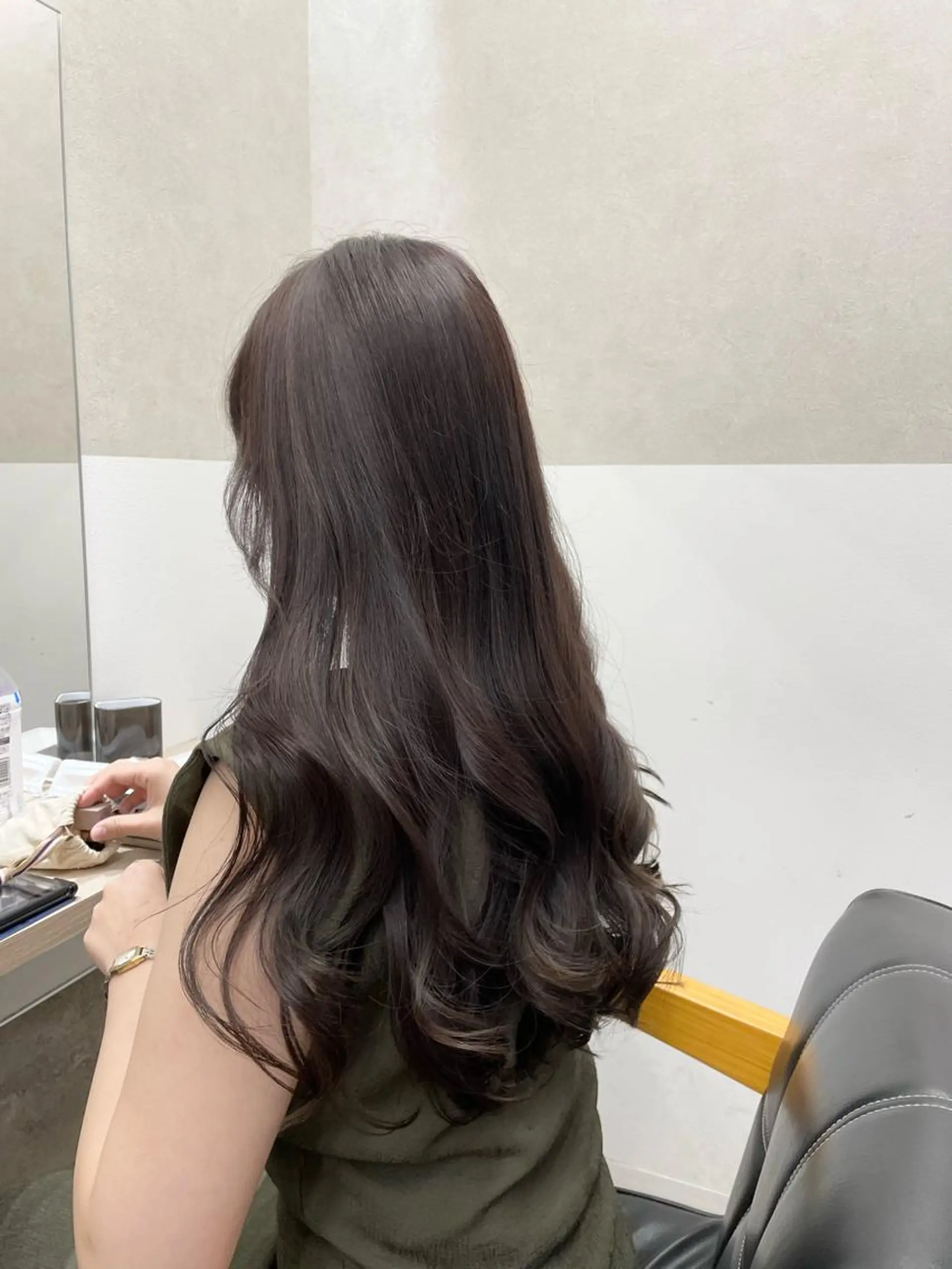 ロング カラー グレージュ ヘアカラー GISEL TAKUYAのヘアスタイル