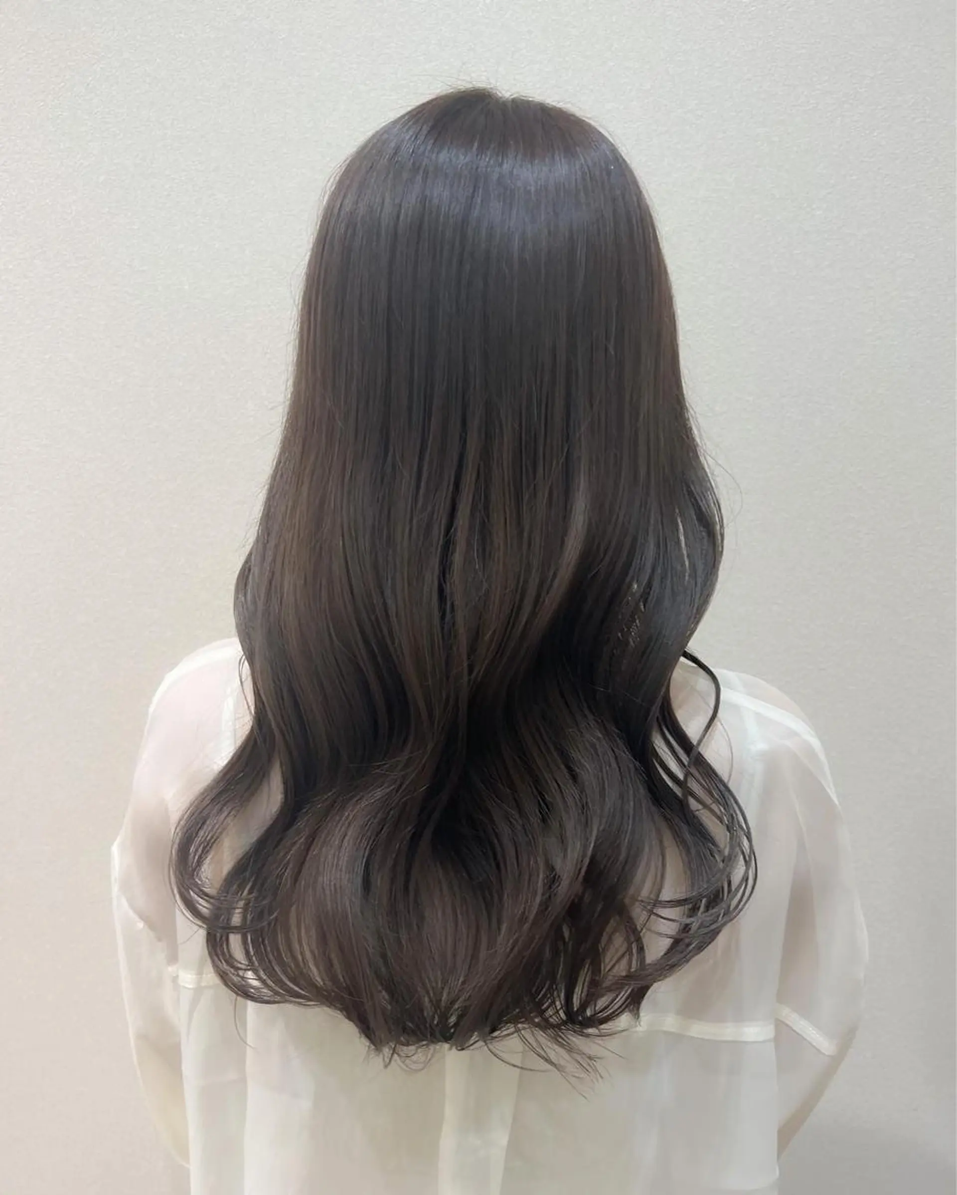 セミロング カット ヘアカラー トリートメント ヘッドスパ mina .のヘアスタイル