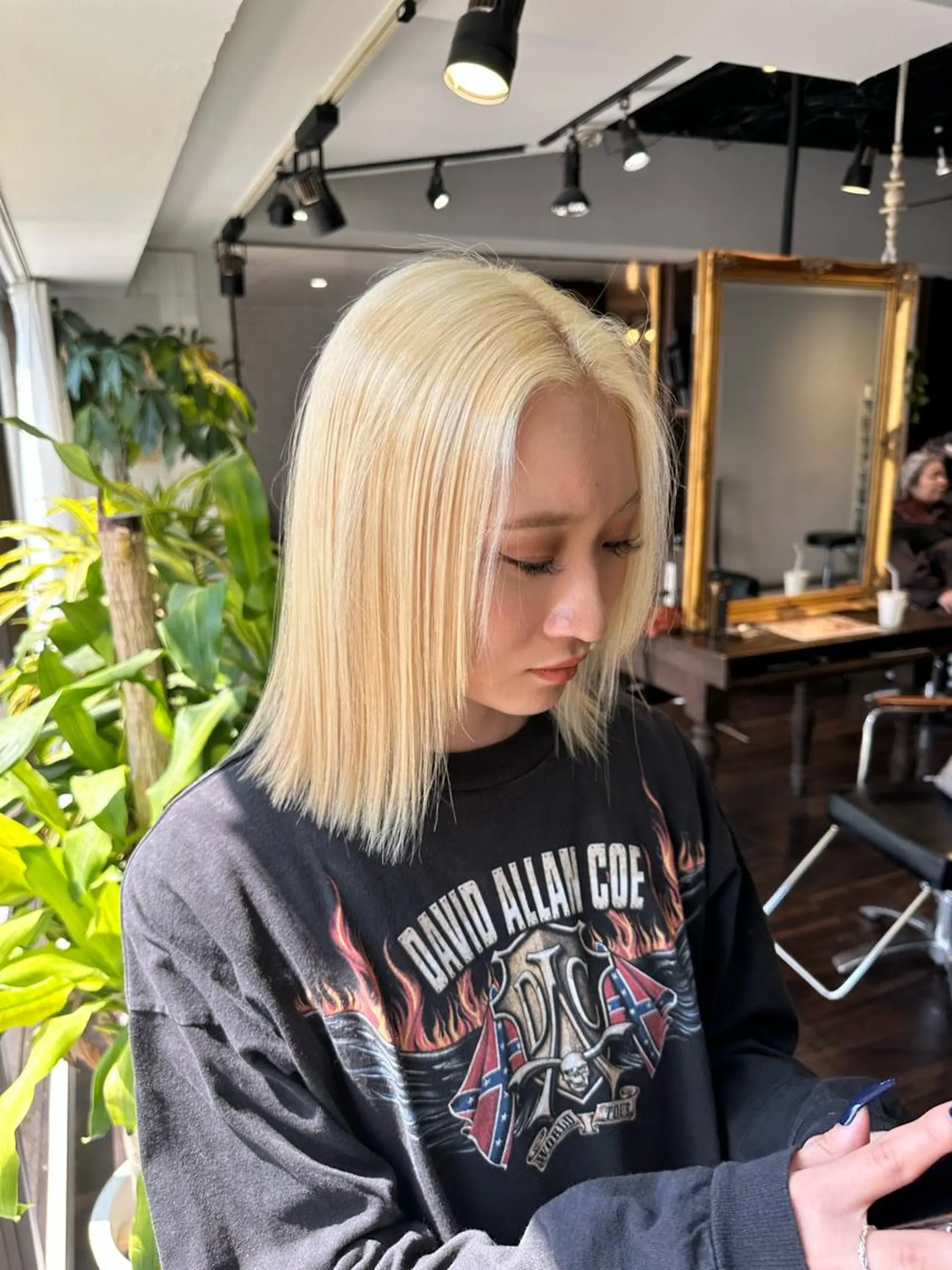 ミディアム カラー アディクシーカラー ブリーチ ケアブリーチ デザインカラー ハイトーンカラー カット ヘアカラー トリートメント ワンホンヘア ケラチン/Kaitoのヘアスタイル