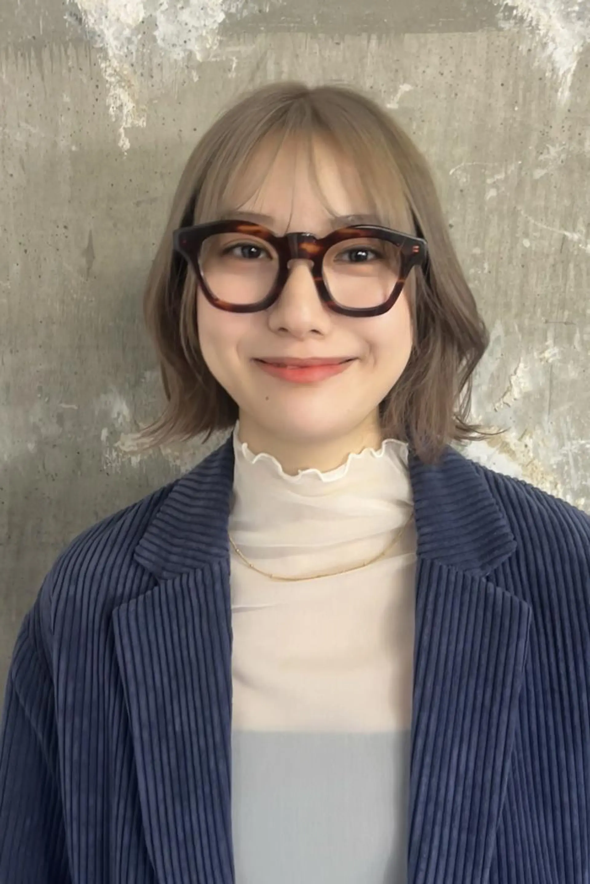 ミディアム カラー ブリーチ ボブ レイヤーカット カット トリートメント 《ボブ・パーマ》 くりーわ🌰ゆいなのヘアスタイル