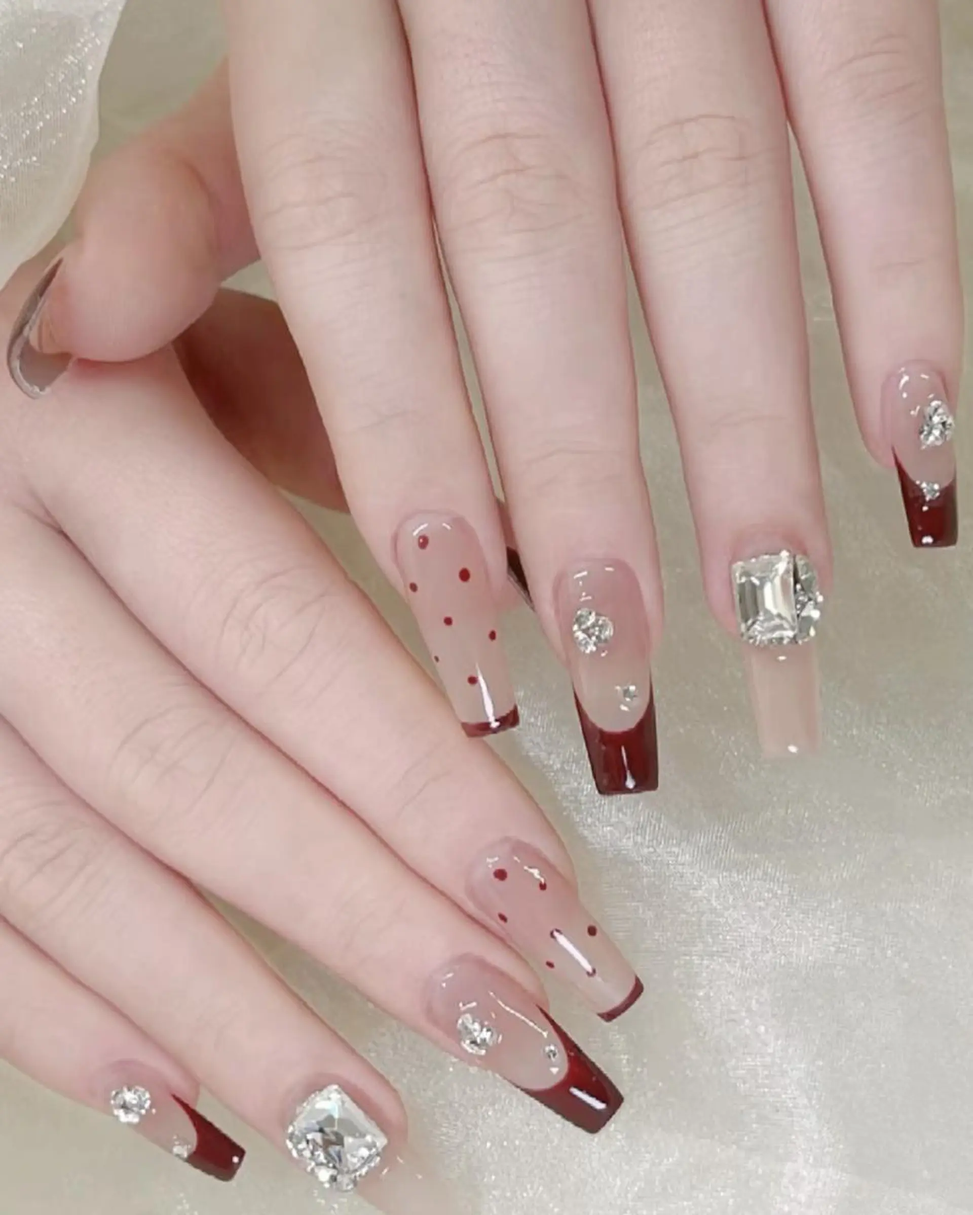 ネイル チークネイル キラキラネイル 韓国ネイル 持ち込み ワンホンネイル ハンドネイル koto‎ネイル 大宮店のネイルデザイン