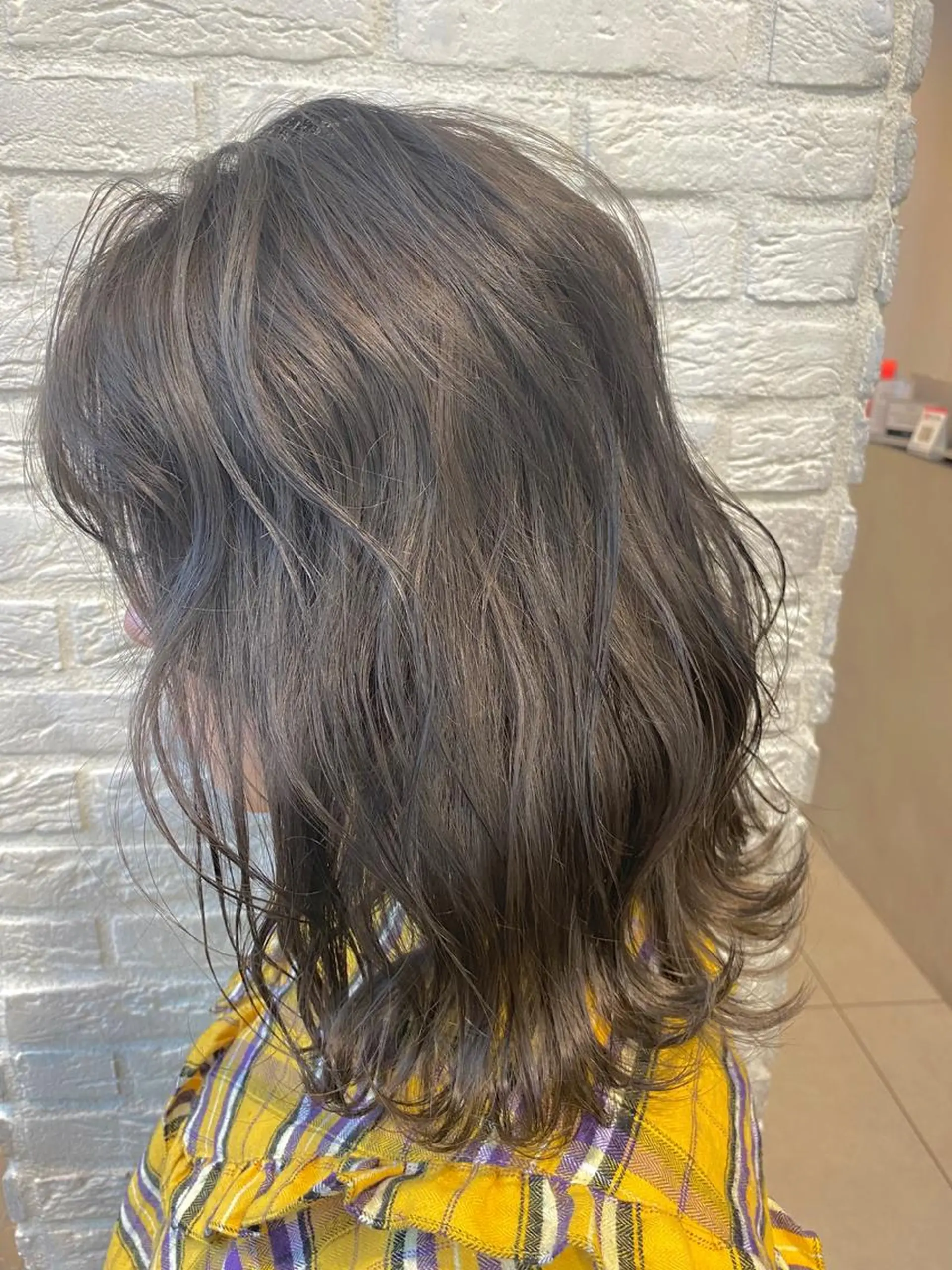 セミロング カラー グレージュ THINK SHOP KANTAのヘアスタイル