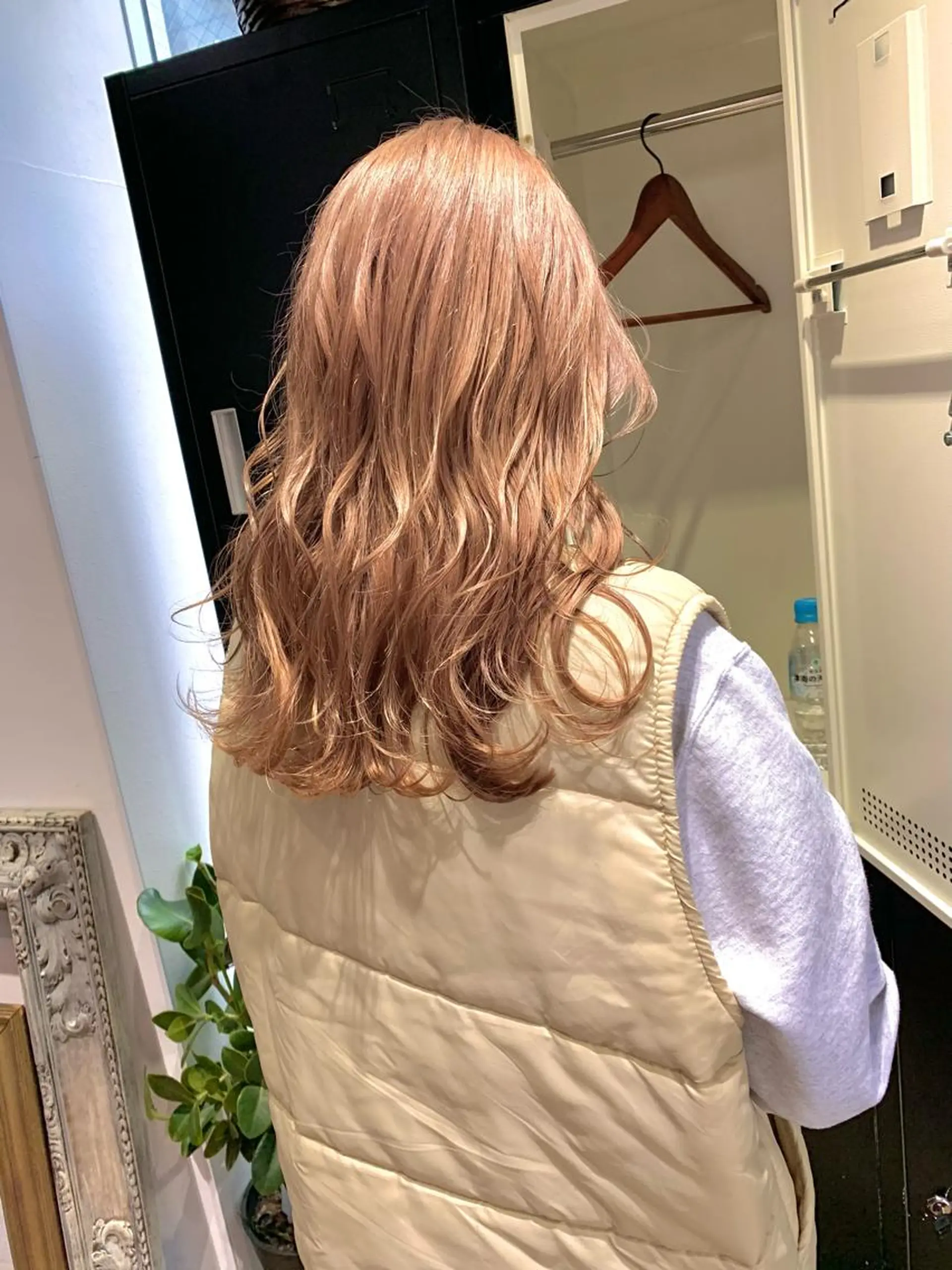ミディアム カラー ベージュカラー グレージュ レイヤーカット カット ヘアカラー トリートメント ARCANAブリーチ レイヤーカット/原宿のヘアスタイル