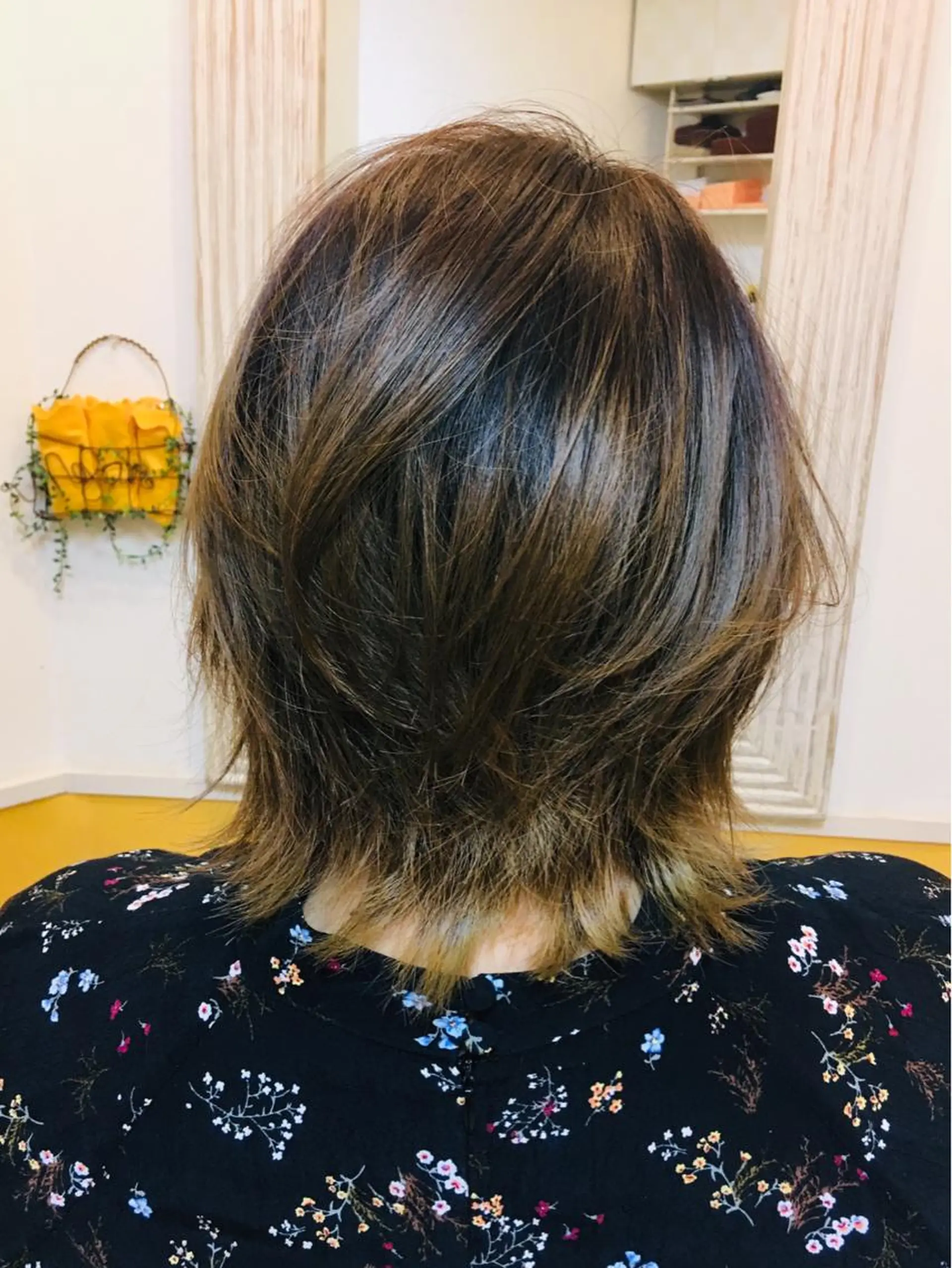 ミディアム ミディアムレイヤー レイヤーカット ウルフカット ヘアカラー 山本 雷のヘアスタイル