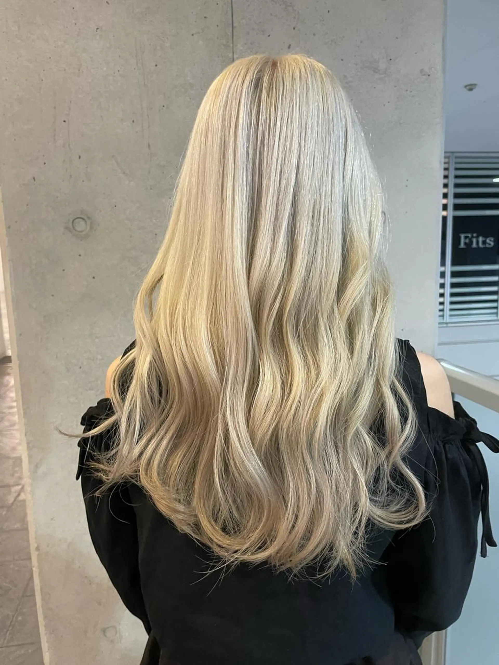 ロング カラー ブリーチ 髪質改善/縮毛矯正 ツヤ髪🩷さつきのヘアスタイル