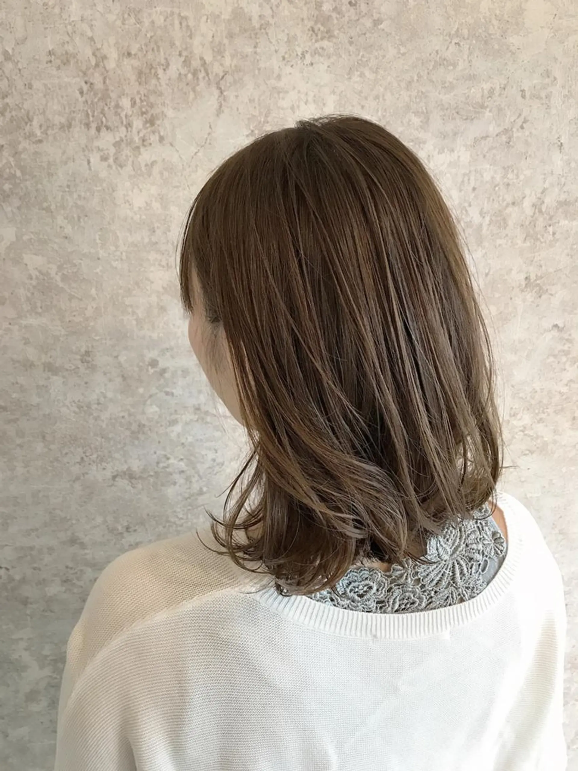 ミディアム due hair 京都駅前店 MILBON オージュア認定サロン【デューヘアー】所属・ハイトーンブリーチ 土坂　由志【京都】のヘアスタイル