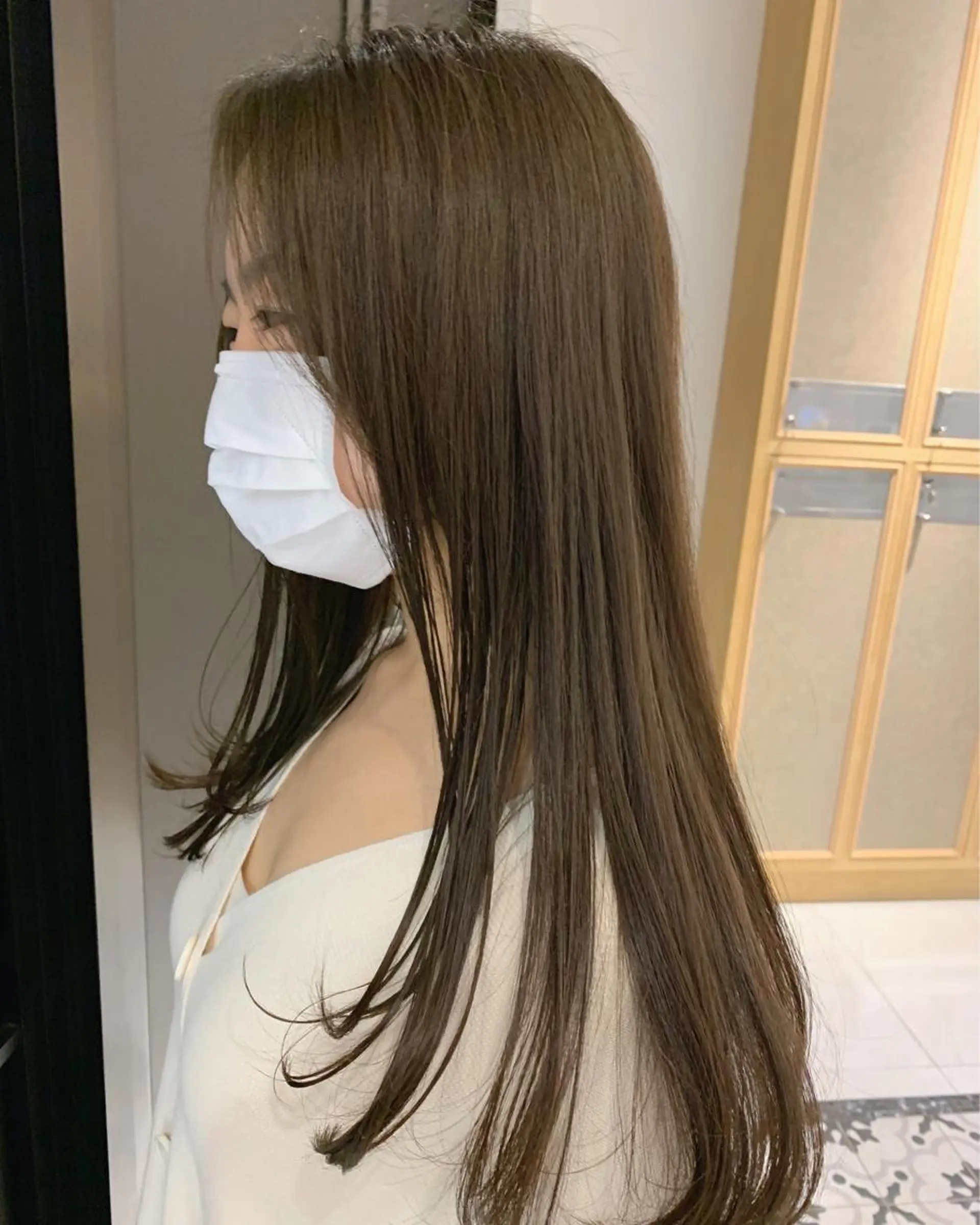 セミロング カラー ベージュカラー オリーブベージュ TENELE所属・チバ タクミのヘアスタイル