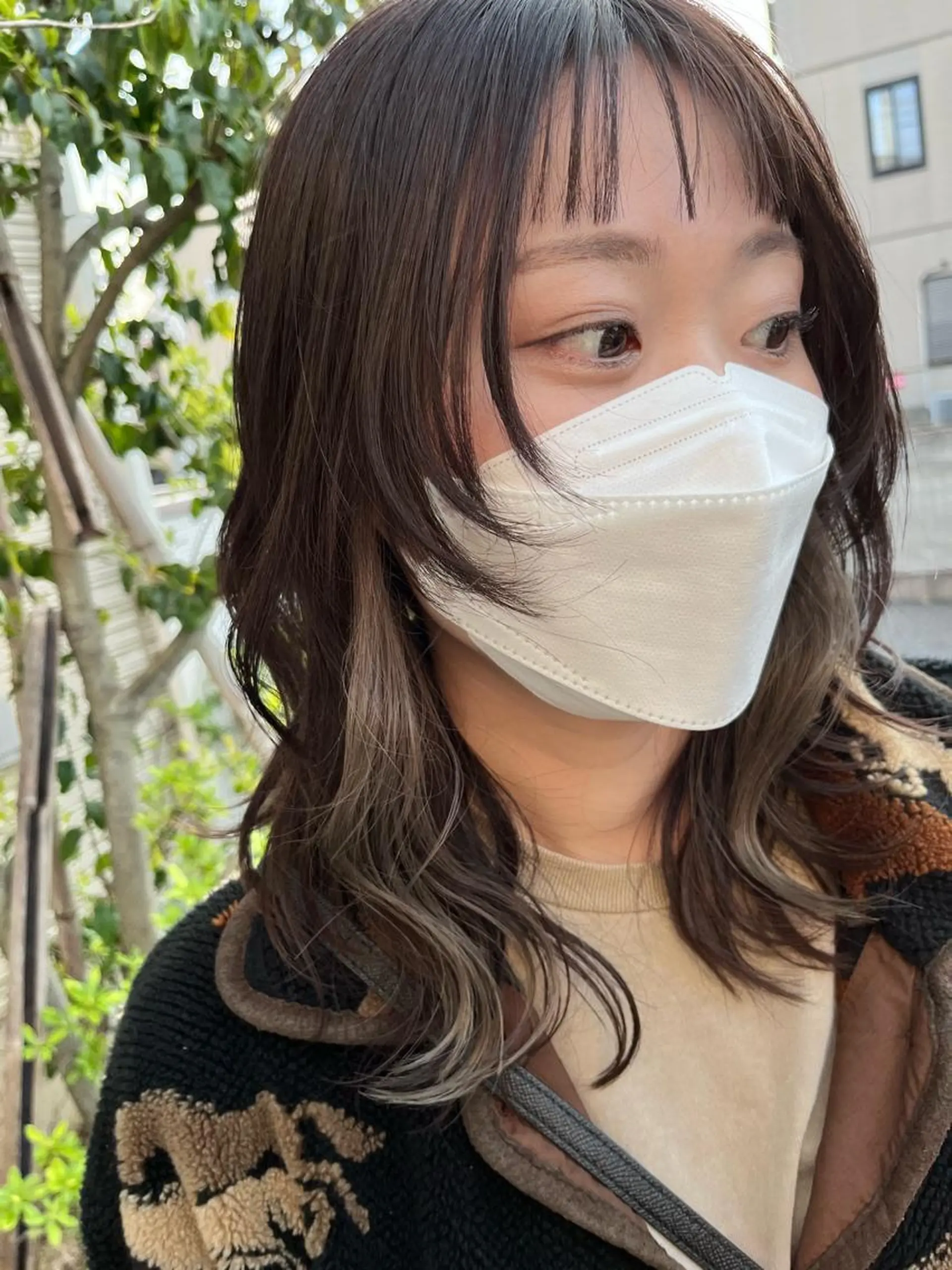 ミディアム カラー イヤリングカラー グレージュ ウルフカット 高橋友里亜 /フリーランスのヘアスタイル