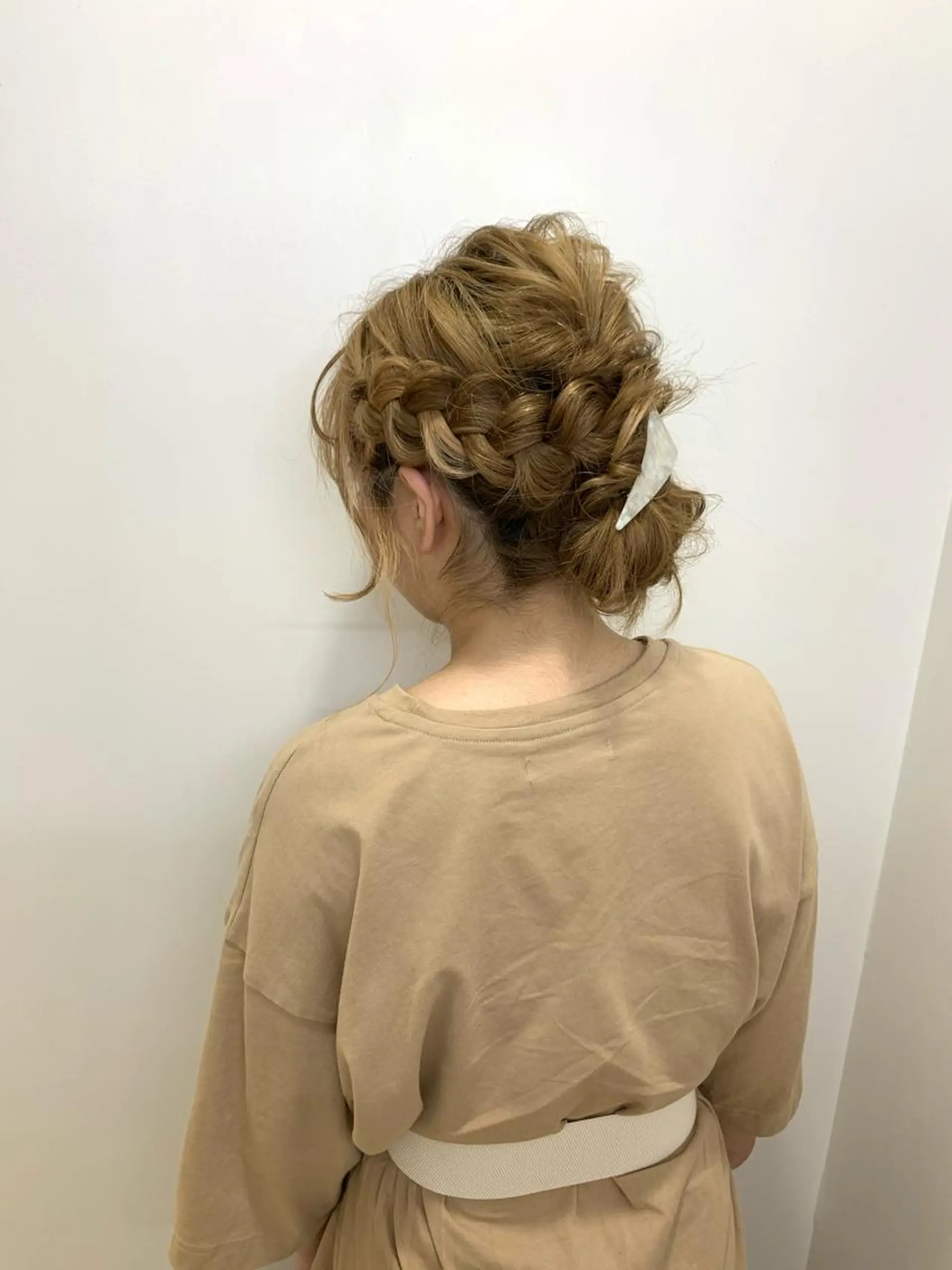 セミロング ヘアアレンジ yuka .のヘアスタイル