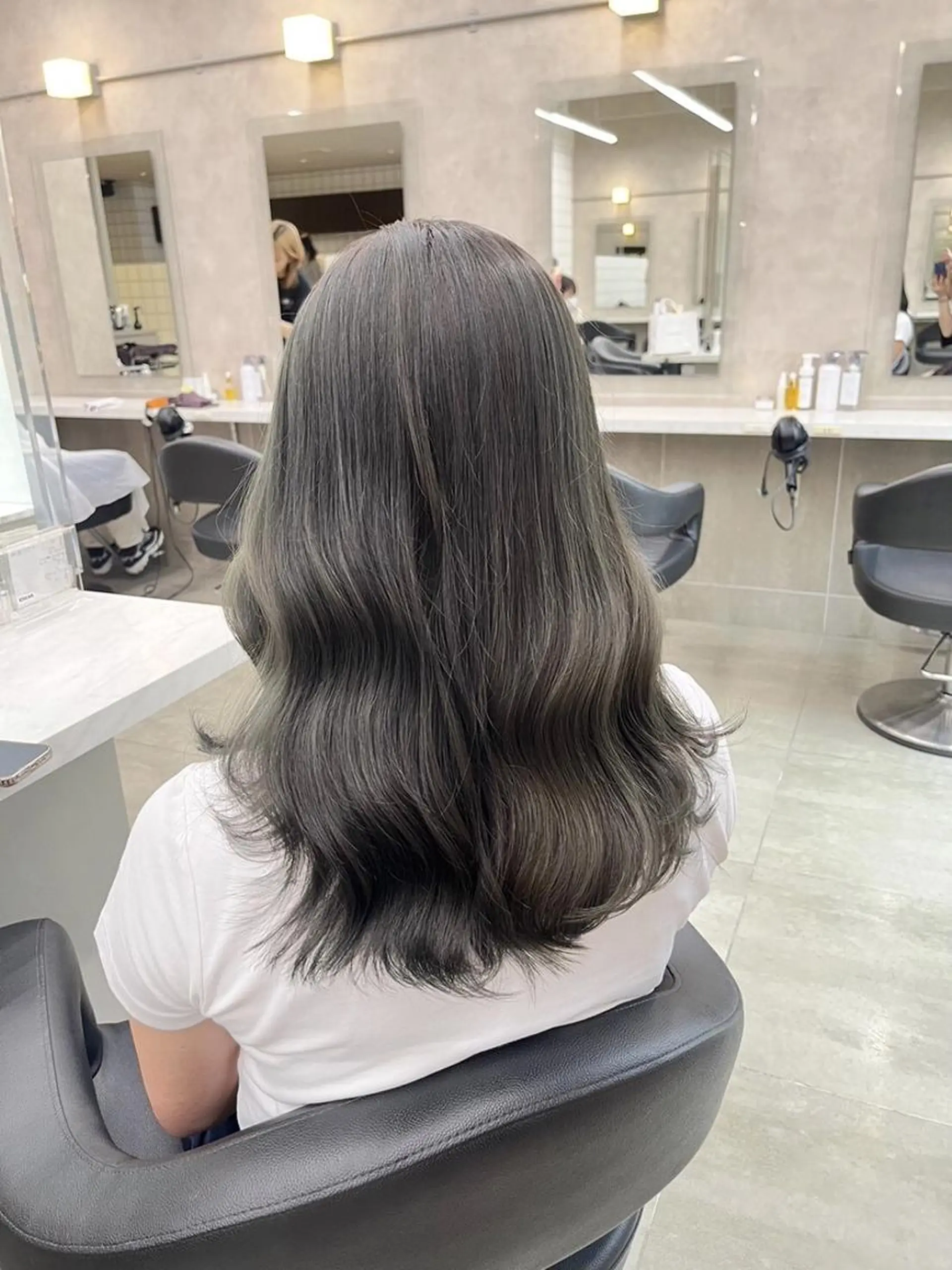 カラー モテ艶🤍透明感 レイヤー🤍教真のヘアスタイル