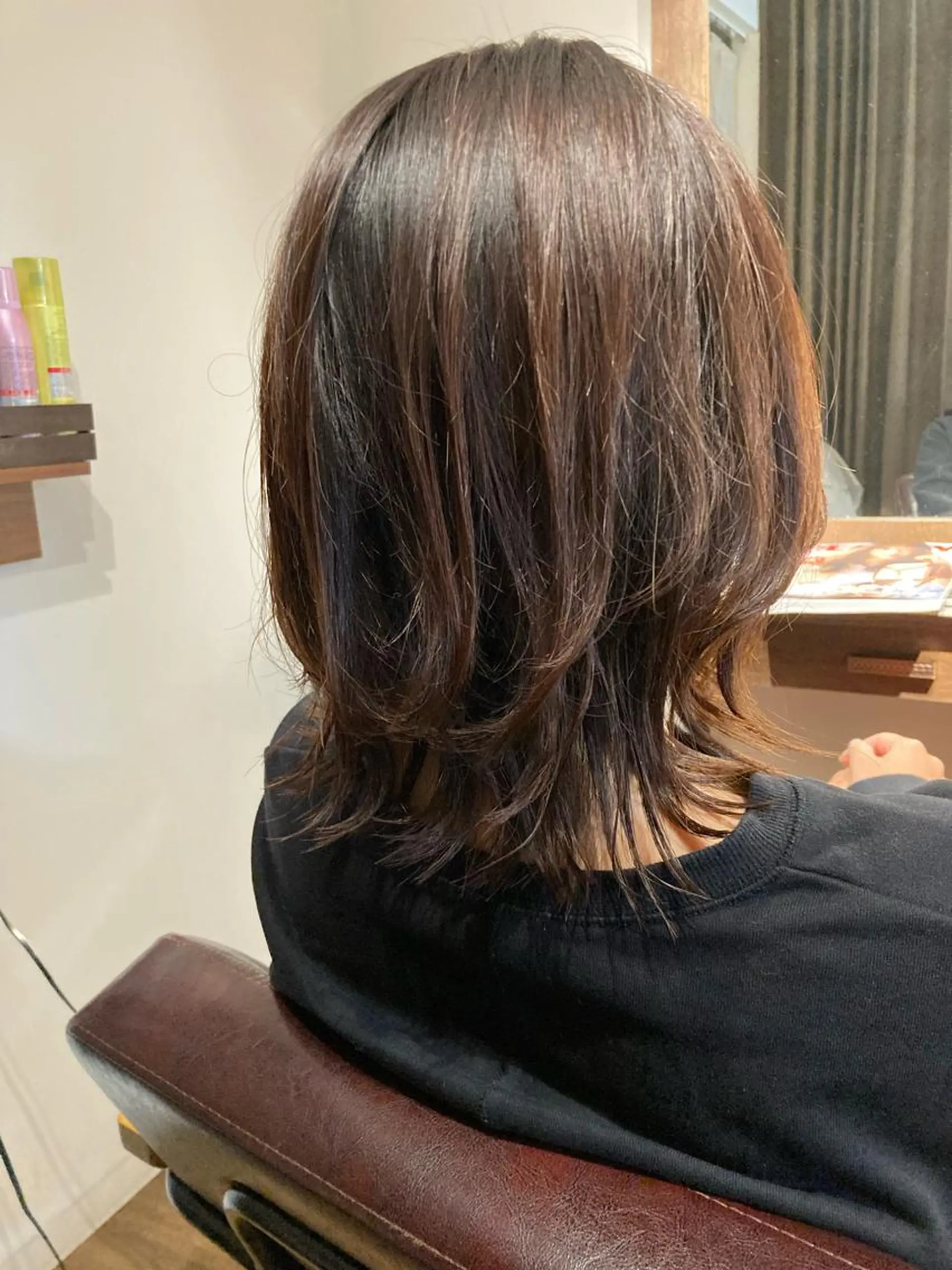 ミディアム レイヤーカット soin erinaのヘアスタイル