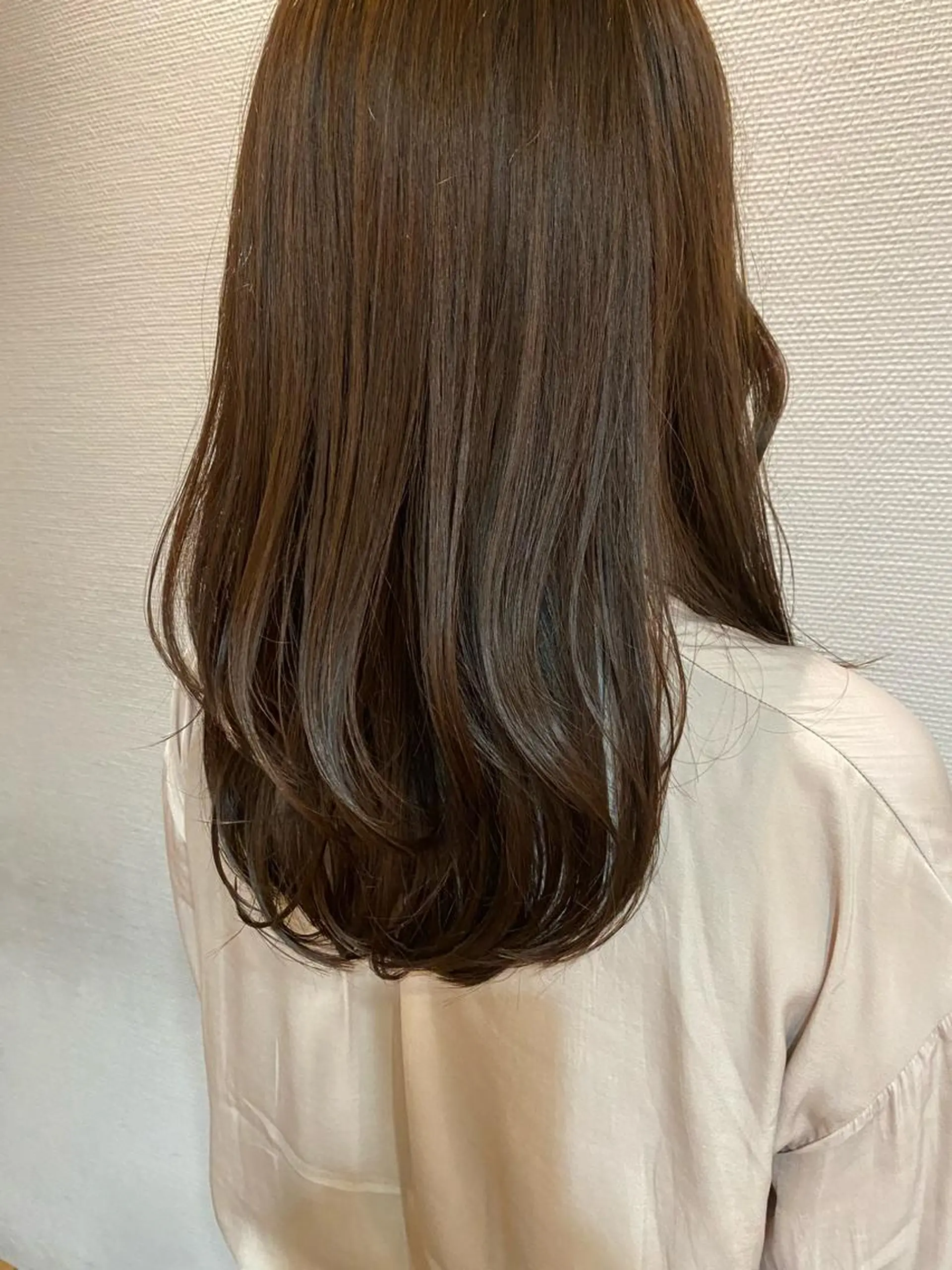 ロング カラー カット 縮毛矯正 塩澤 榛奈のヘアスタイル