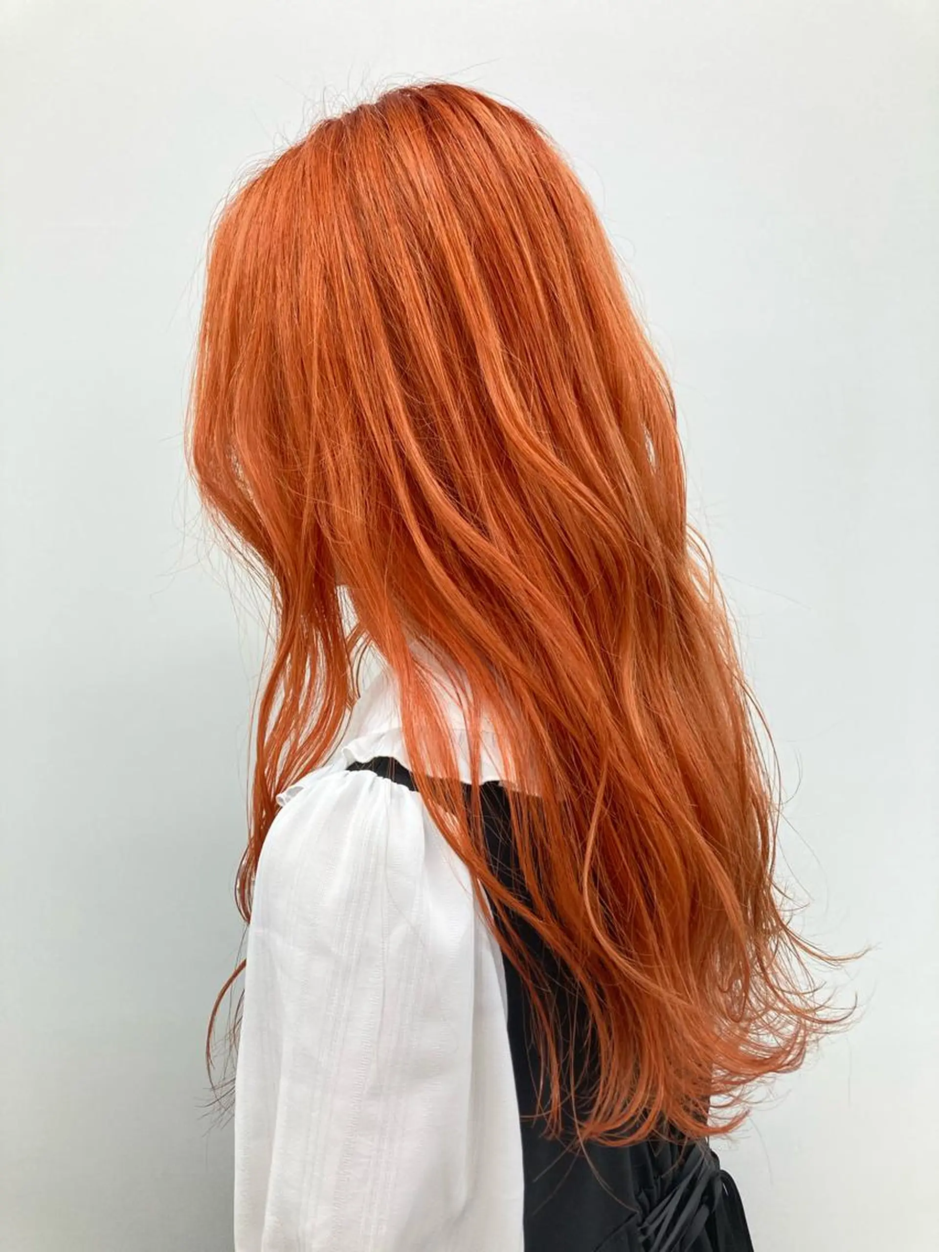 ロング カラー ブリーチ オレンジ 長谷川 未來のヘアスタイル