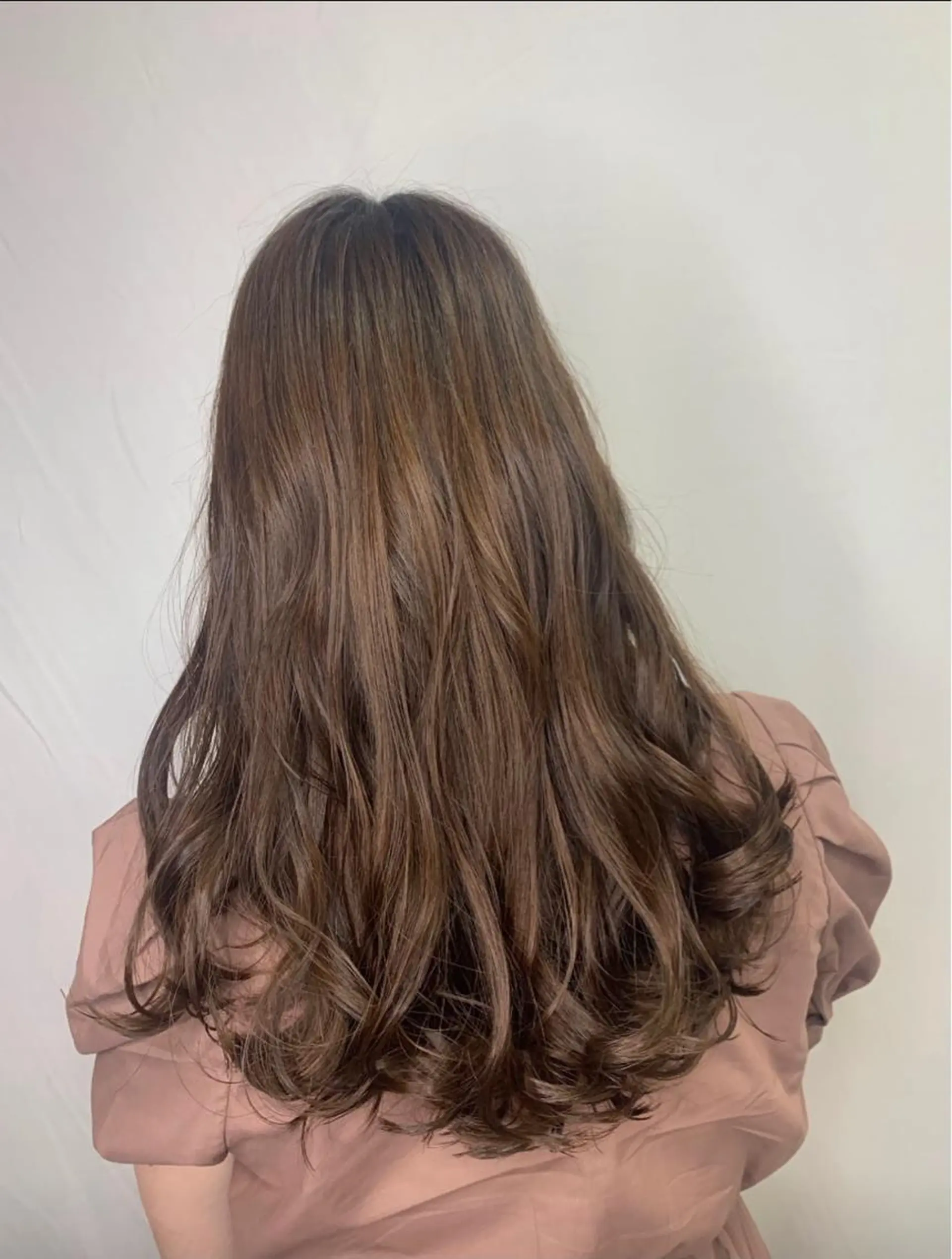 ロング カット ヘアカラー トリートメント 透明感ブラウンカラー 🫧レイヤー🩰好実のヘアスタイル